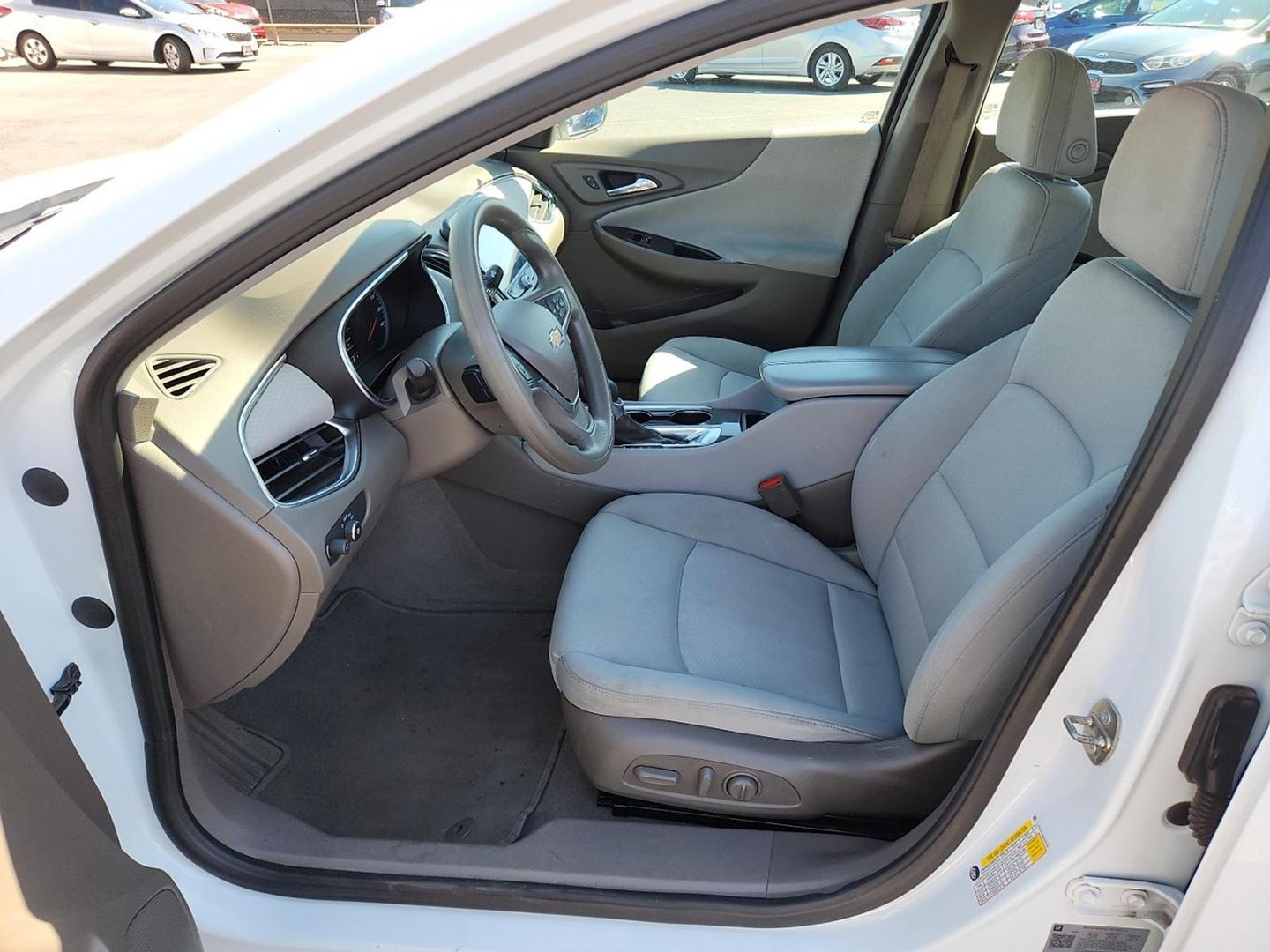 2021 WHITE Chevrolet Malibu FWD LT (1G1ZD5ST5MF) with an ECOTEC 1.5L I-4 gasoline direct injection, DOHC, VVT variable valve control, intercooled turbo, regular unleaded, engine with 160HP engine, located at 4110 Avenue Q, Lubbock, 79412, 33.556553, -101.855820 - Photo#6