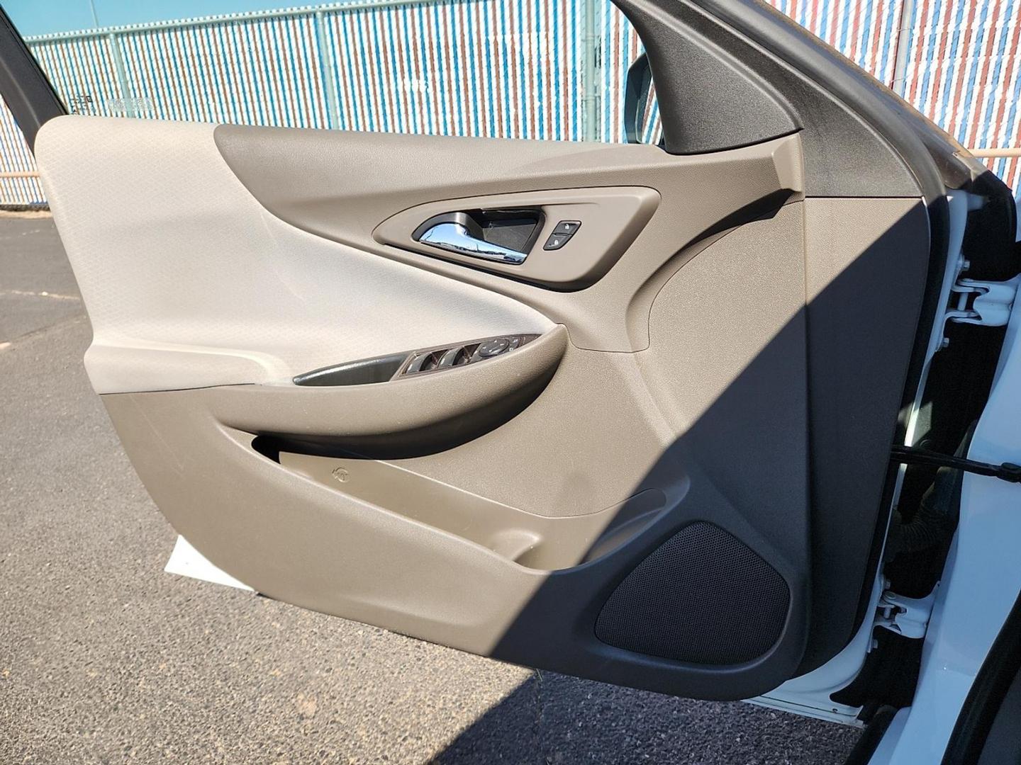 2021 WHITE Chevrolet Malibu FWD LT (1G1ZD5ST5MF) with an ECOTEC 1.5L I-4 gasoline direct injection, DOHC, VVT variable valve control, intercooled turbo, regular unleaded, engine with 160HP engine, located at 4110 Avenue Q, Lubbock, 79412, 33.556553, -101.855820 - Photo#8