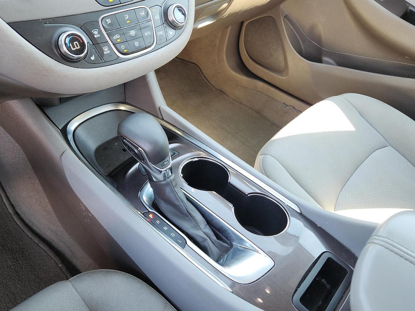 2021 WHITE Chevrolet Malibu FWD LT (1G1ZD5ST5MF) with an ECOTEC 1.5L I-4 gasoline direct injection, DOHC, VVT variable valve control, intercooled turbo, regular unleaded, engine with 160HP engine, located at 4110 Avenue Q, Lubbock, 79412, 33.556553, -101.855820 - Photo#13