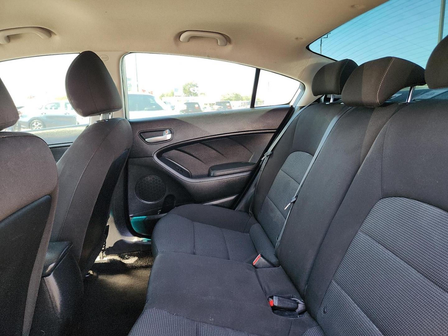 2018 GRAY Kia Forte LX (3KPFK4A7XJE) with an 2L I-4 DOHC, D-CVVT variable valve control, regular unleaded, engine with 147HP engine, located at 4110 Avenue Q, Lubbock, 79412, 33.556553, -101.855820 - 10/17/2025 KEY IN ENVELOPE GOD - Photo#4