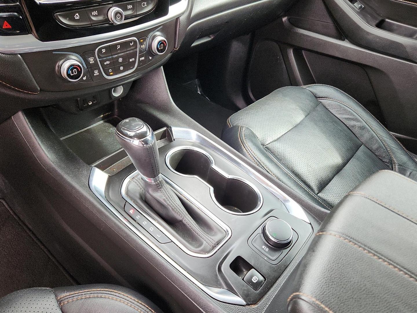 2018 GRAY /Jet Black - H0U Chevrolet Traverse 1LT (1GNERGKW0JJ) with an 3.6L V-6 gasoline direct injection, DOHC, VVT variable valve control, regular unleaded, eng9ine with 310HP engine, located at 4110 Avenue Q, Lubbock, 79412, 33.556553, -101.855820 - Photo#11