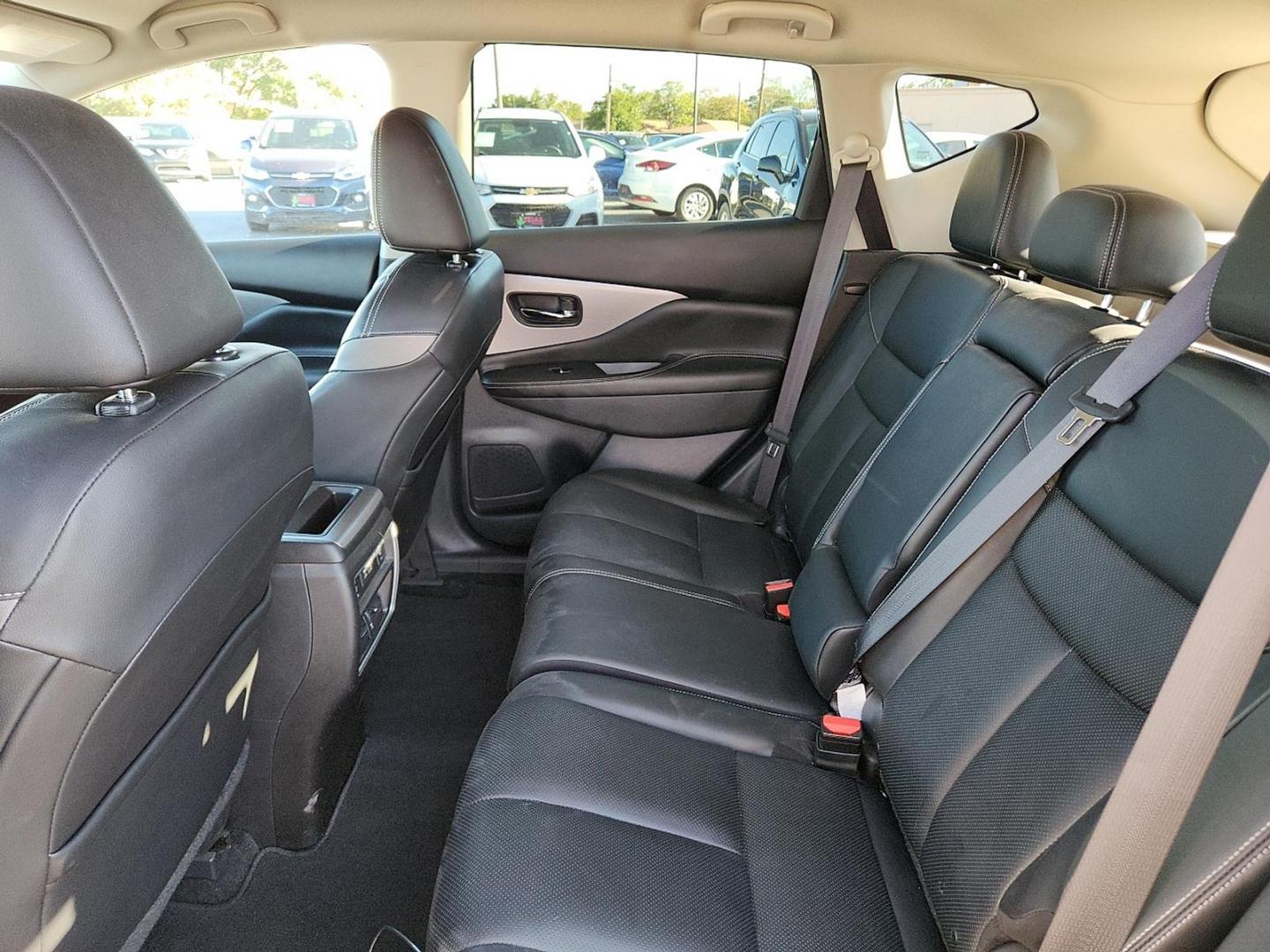 2019 BLACK Nissan Murano SL (5N1AZ2MJ3KN) with an 3.5L V-6 DOHC, variable valve control, regular unleaded, engine with 260HP engine, located at 4110 Avenue Q, Lubbock, 79412, 33.556553, -101.855820 - 10/28/2025 KEY IN ENVELOPE GOD - Photo#4