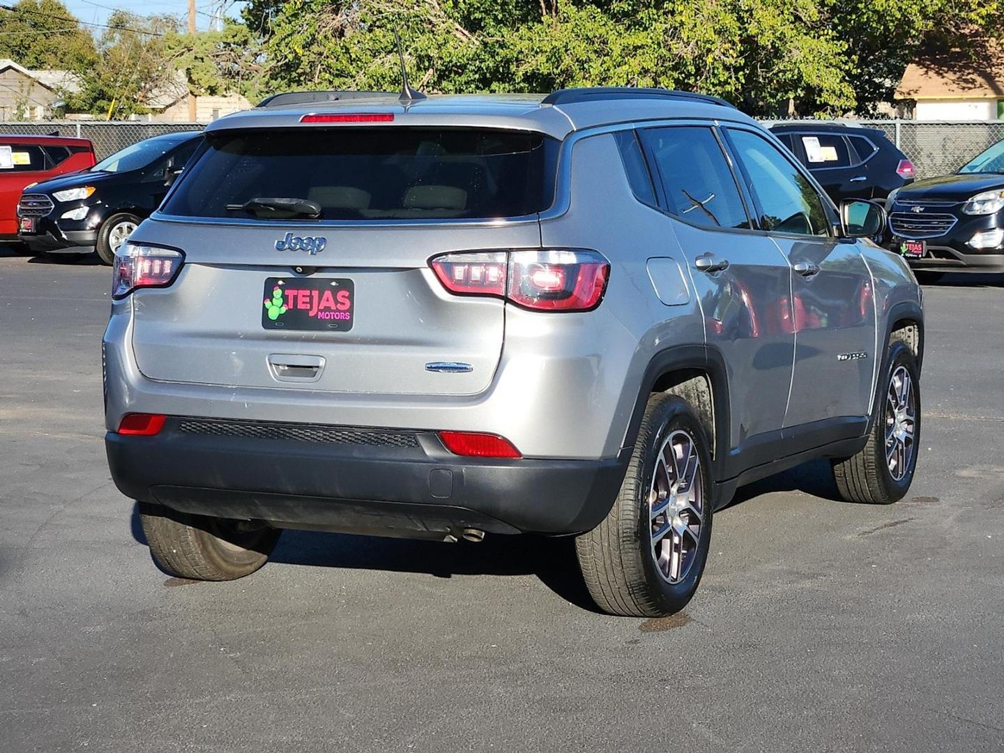 2019 SILVER Jeep Compass Sun and Wheel FWD (3C4NJCBB1KT) with an 2.4L I-4 variable valve control, regular unleaded, engine with 180HP engine, located at 4110 Avenue Q, Lubbock, 79412, 33.556553, -101.855820 - Photo#1