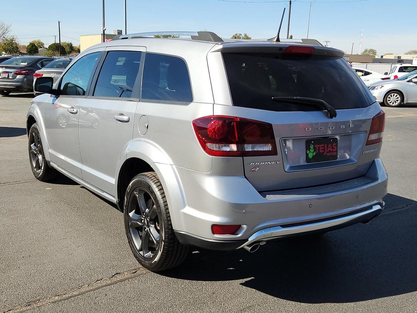 2018 SILVER Dodge Journey Crossroad AWD (3C4PDDGGXJT) with an Pentastar 3.6L V-6 DOHC, variable valve control, regular unleaded, engine with 283HP engine, located at 4110 Avenue Q, Lubbock, 79412, 33.556553, -101.855820 - 11/06/2025 KEY IN ENVELOPE GOD - Photo#2