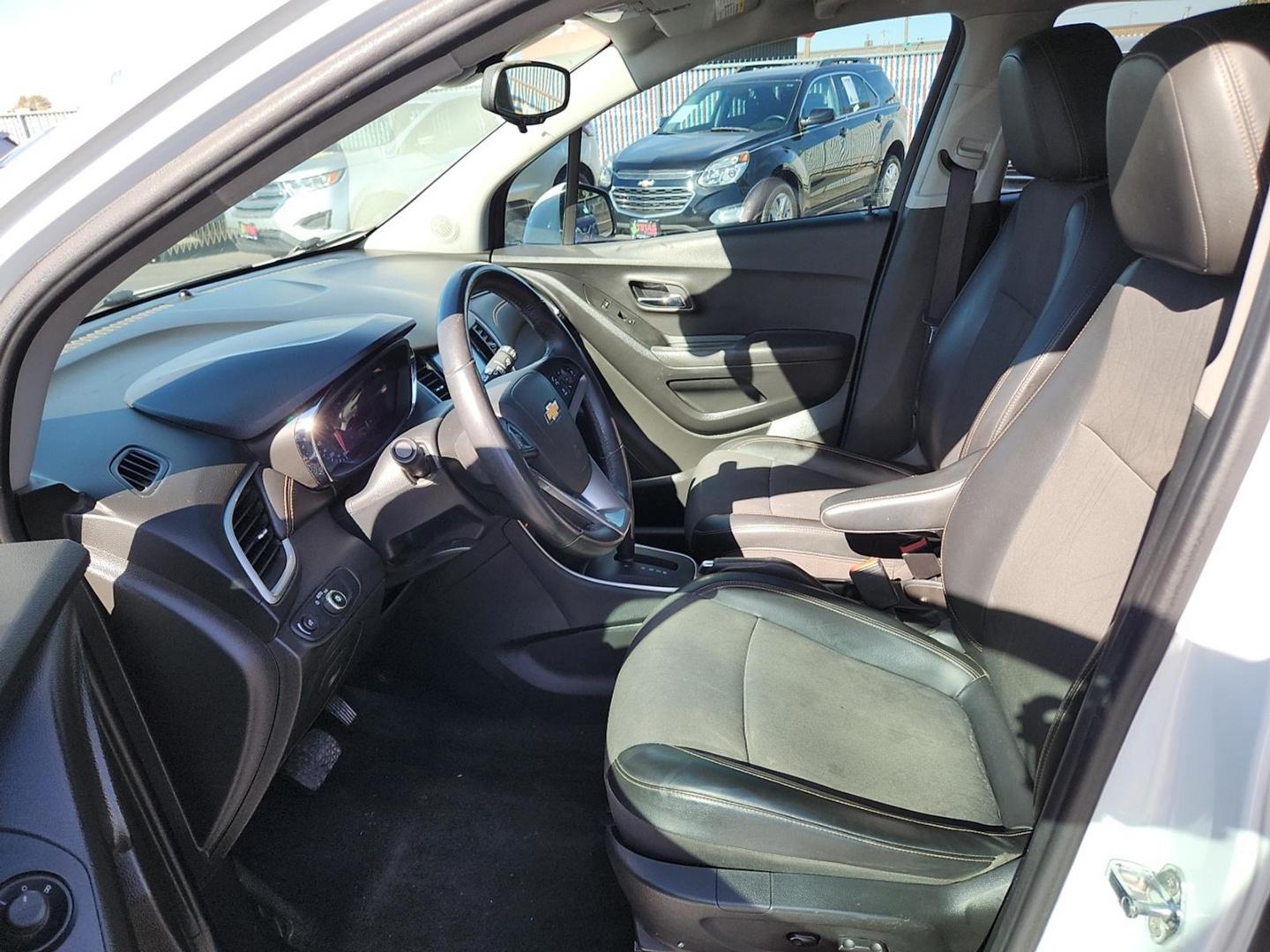 2017 WHITE Chevrolet Trax LT (KL7CJLSB4HB) with an Ecotec 1.4L I-4 DOHC, variable valve control, intercooled turbo, regular unleaded, engine with 138HP engine, located at 4110 Avenue Q, Lubbock, 79412, 33.556553, -101.855820 - 11/04/2025 KEY IN ENVELOPE GOD - Photo#6