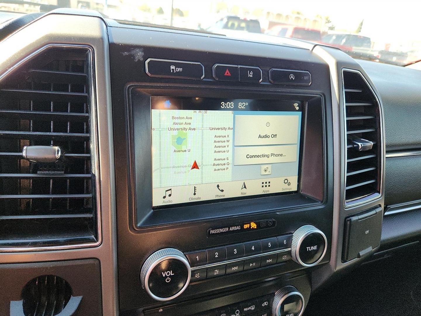 2018 WHITE Ford Expedition XLT (1FMJU1HT5JE) with an EcoBoost 3.5L V-6 gasoline direct injection, DOHC, variable valve control, twin turbo, regular unleaded, engine with 375HP engine, located at 4110 Avenue Q, Lubbock, 79412, 33.556553, -101.855820 - 11/04/2025 KEY IN ENVELOPE GOD - Photo#7