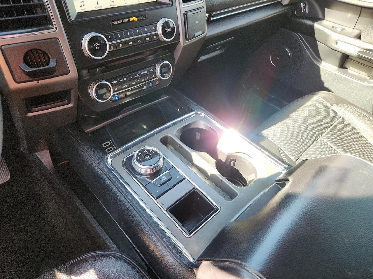 2018 WHITE Ford Expedition XLT (1FMJU1HT5JE) with an EcoBoost 3.5L V-6 gasoline direct injection, DOHC, variable valve control, twin turbo, regular unleaded, engine with 375HP engine, located at 4110 Avenue Q, Lubbock, 79412, 33.556553, -101.855820 - 11/04/2025 KEY IN ENVELOPE GOD - Photo#10