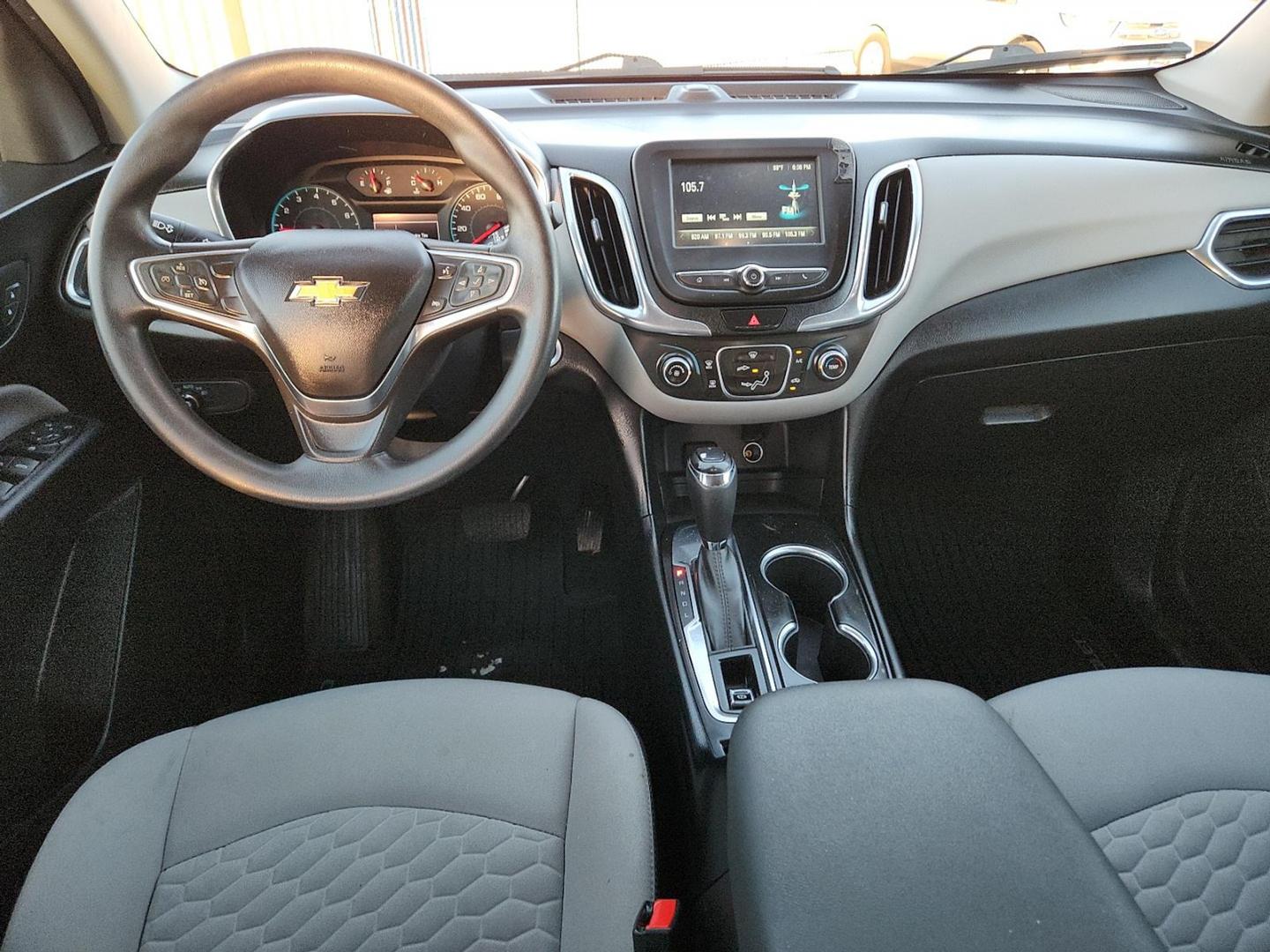 2018 WHITE Chevrolet Equinox LT (2GNAXJEV6J6) with an 1.5L I-4 gasoline direct injection, DOHC, VVT variable valve control, intercooled turbo, regular unleaded, engine with 170HP engine, located at 4110 Avenue Q, Lubbock, 79412, 33.556553, -101.855820 - 11/07/2025 KEY IN ENVELOPE GOD - Photo#5