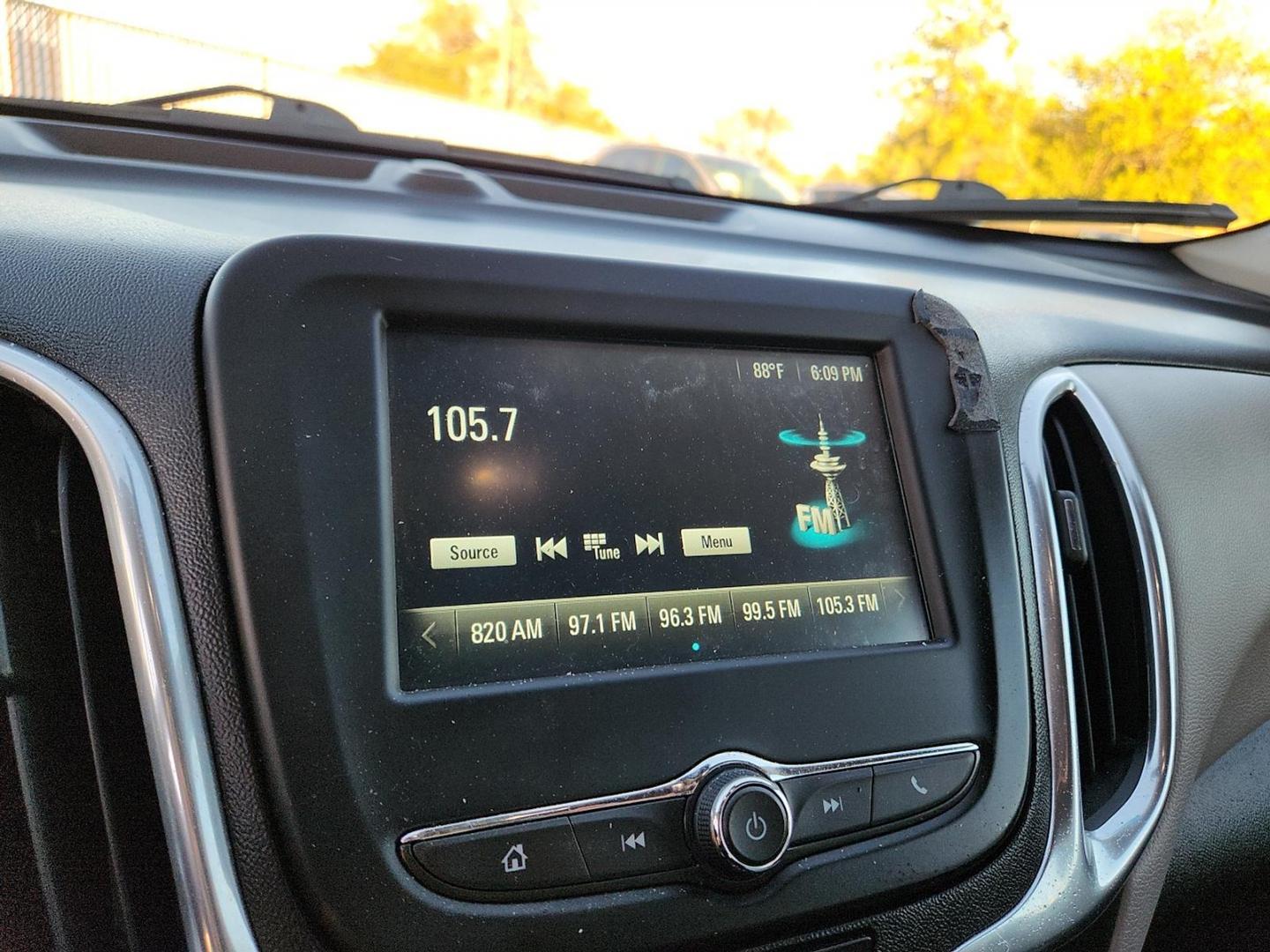 2018 WHITE Chevrolet Equinox LT (2GNAXJEV6J6) with an 1.5L I-4 gasoline direct injection, DOHC, VVT variable valve control, intercooled turbo, regular unleaded, engine with 170HP engine, located at 4110 Avenue Q, Lubbock, 79412, 33.556553, -101.855820 - 11/07/2025 KEY IN ENVELOPE GOD - Photo#7