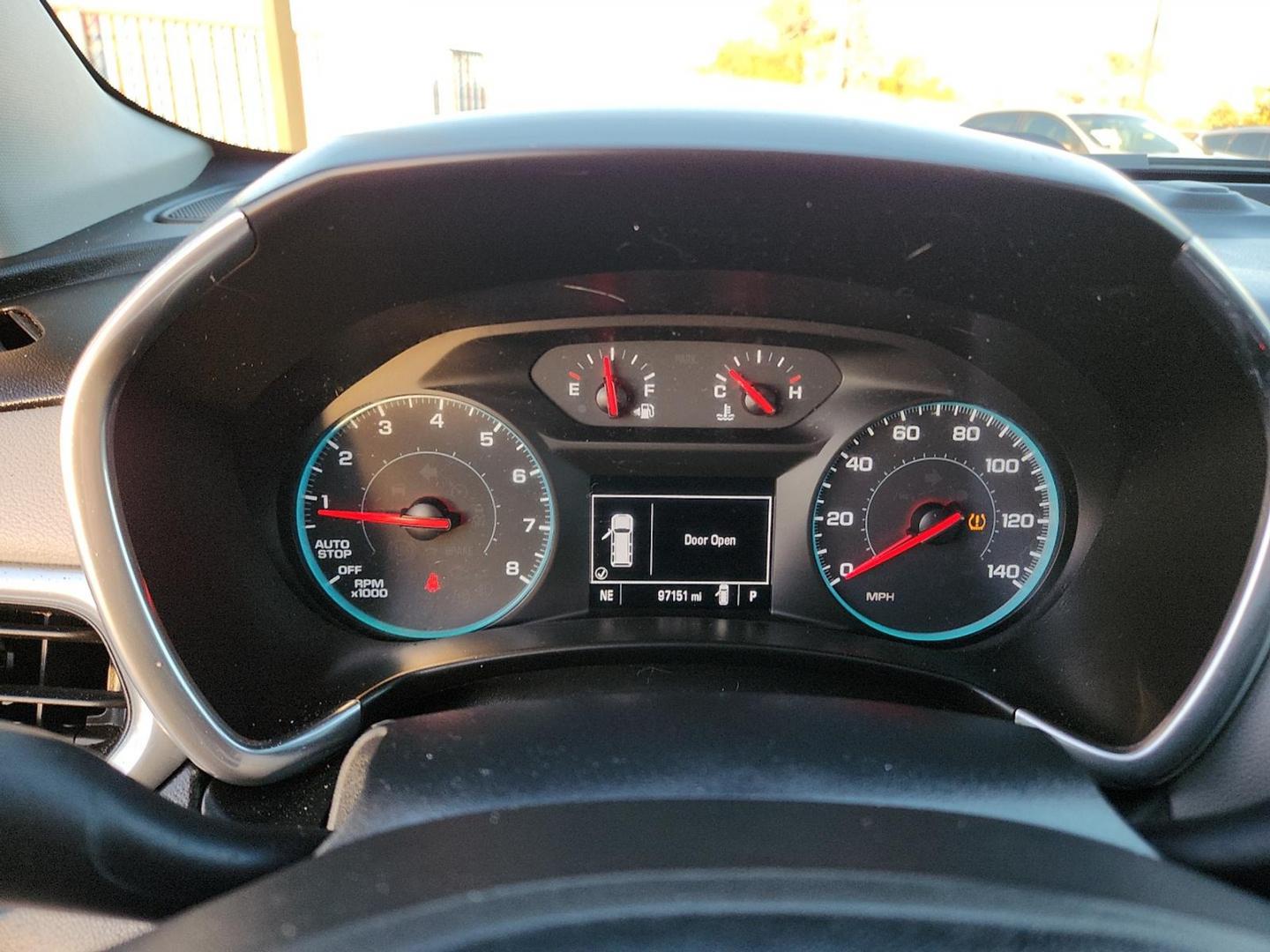 2018 WHITE Chevrolet Equinox LT (2GNAXJEV6J6) with an 1.5L I-4 gasoline direct injection, DOHC, VVT variable valve control, intercooled turbo, regular unleaded, engine with 170HP engine, located at 4110 Avenue Q, Lubbock, 79412, 33.556553, -101.855820 - 11/07/2025 KEY IN ENVELOPE GOD - Photo#9