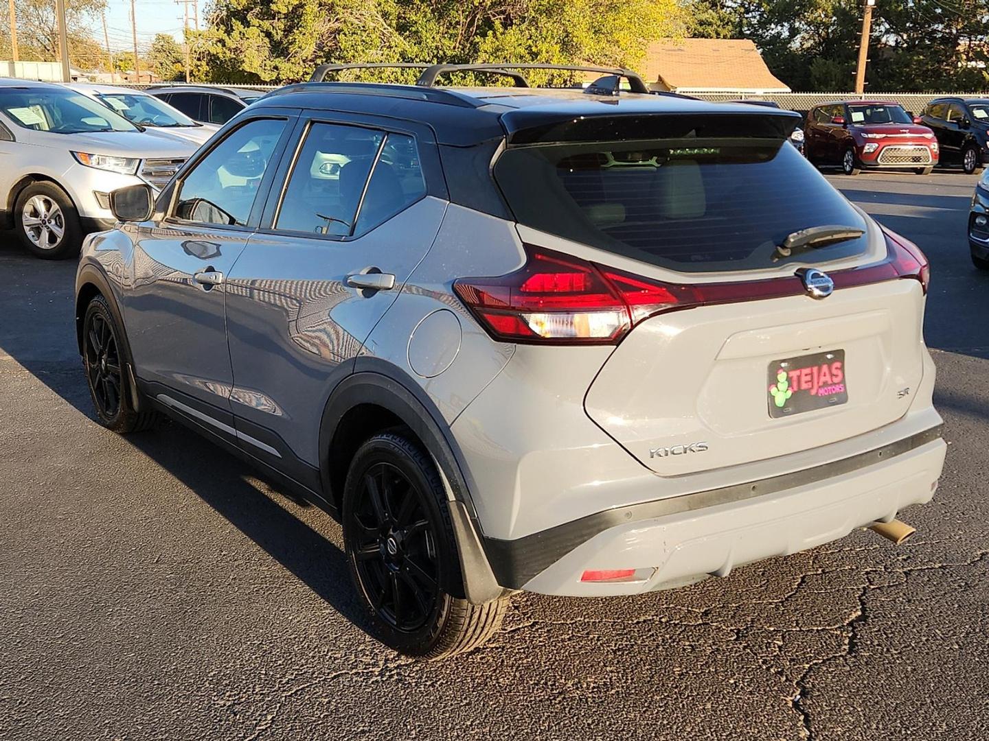 2021 Super Black - KH3 /Charcoal - G Nissan Kicks SR Xtronic CVT (3N1CP5DVXML) with an 1.6L I-4 DOHC, CVTCS variable valve control, regular unleaded, engine with 122HP engine, located at 4110 Avenue Q, Lubbock, 79412, 33.556553, -101.855820 - 11/08/2025 KEY IN ENVELOPE GOD - Photo#2