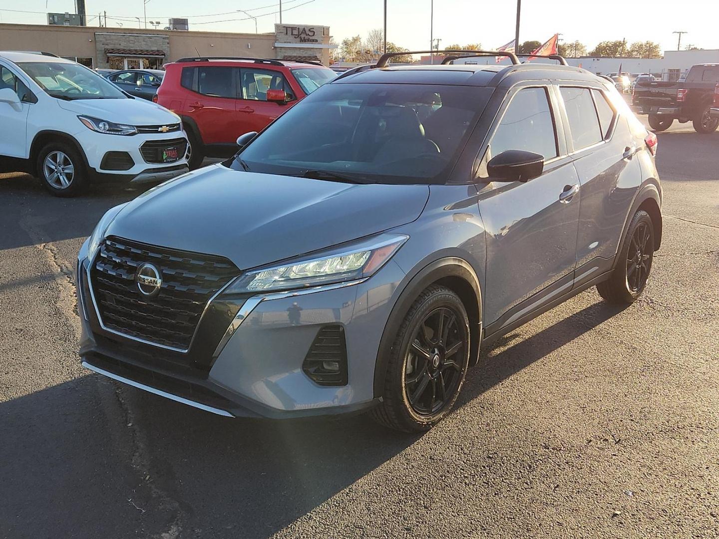 2021 Super Black - KH3 /Charcoal - G Nissan Kicks SR Xtronic CVT (3N1CP5DVXML) with an 1.6L I-4 DOHC, CVTCS variable valve control, regular unleaded, engine with 122HP engine, located at 4110 Avenue Q, Lubbock, 79412, 33.556553, -101.855820 - 11/08/2025 KEY IN ENVELOPE GOD - Photo#3