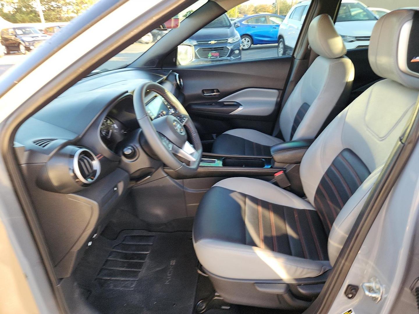 2021 Super Black - KH3 /Charcoal - G Nissan Kicks SR Xtronic CVT (3N1CP5DVXML) with an 1.6L I-4 DOHC, CVTCS variable valve control, regular unleaded, engine with 122HP engine, located at 4110 Avenue Q, Lubbock, 79412, 33.556553, -101.855820 - 11/08/2025 KEY IN ENVELOPE GOD - Photo#6