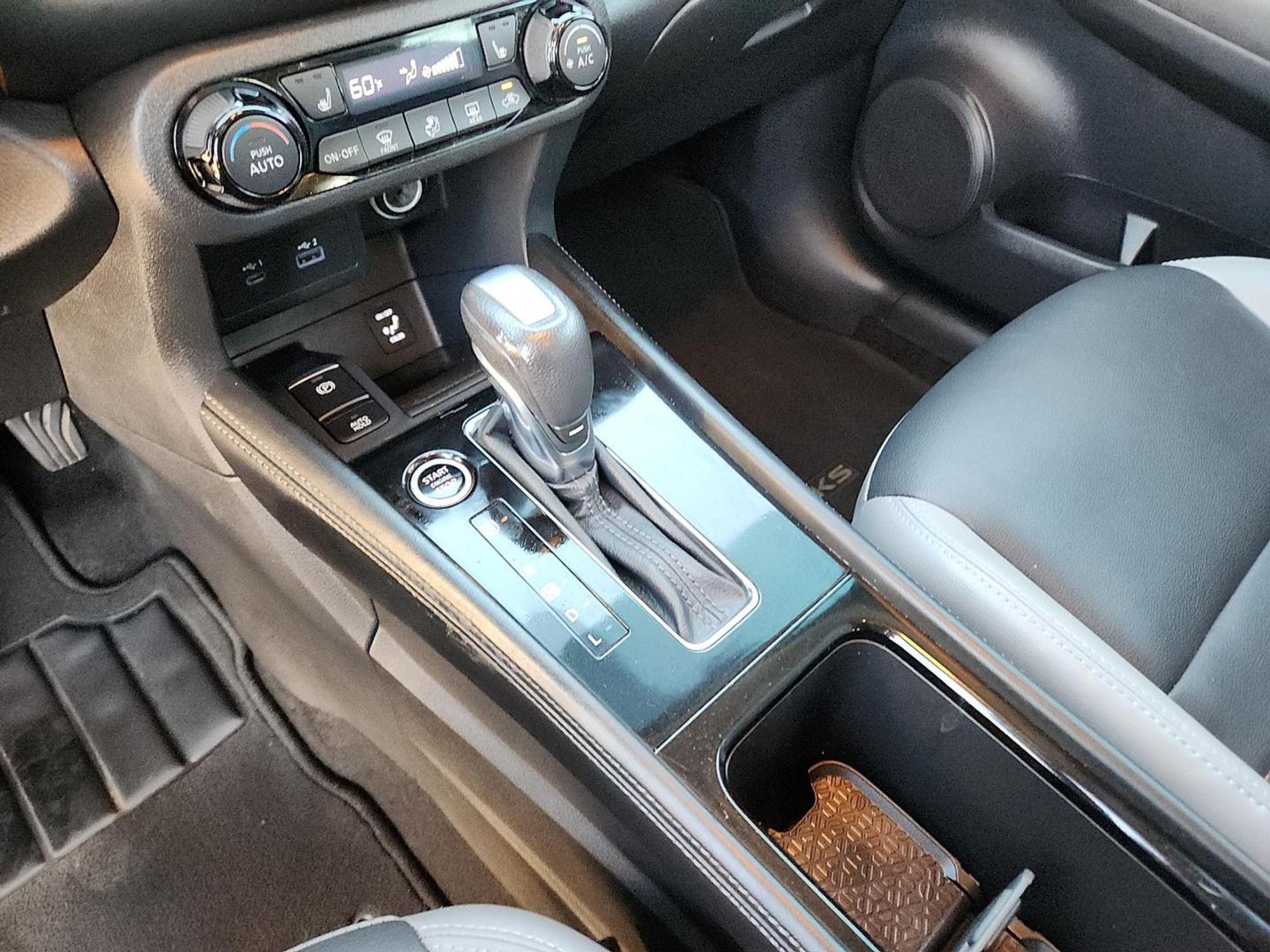 2021 Super Black - KH3 /Charcoal - G Nissan Kicks SR Xtronic CVT (3N1CP5DVXML) with an 1.6L I-4 DOHC, CVTCS variable valve control, regular unleaded, engine with 122HP engine, located at 4110 Avenue Q, Lubbock, 79412, 33.556553, -101.855820 - 11/08/2025 KEY IN ENVELOPE GOD - Photo#11