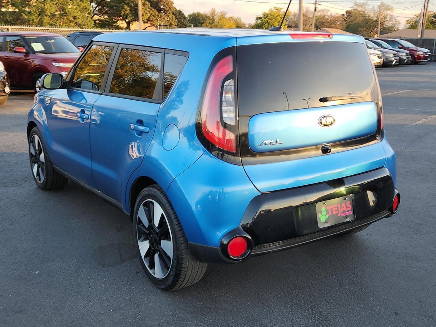 2016 BLUE Kia Soul + (KNDJP3A5XG7) with an 2L I-4 gasoline direct injection, DOHC, variable valve control, regular unleaded, engine with 164HP engine, located at 4110 Avenue Q, Lubbock, 79412, 33.556553, -101.855820 - Photo#2