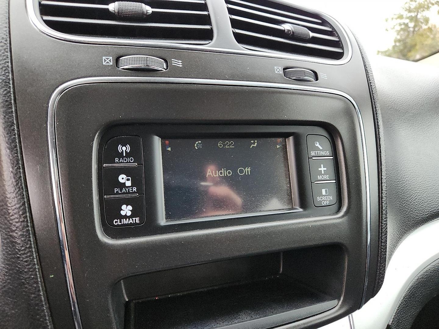 2018 Dodge Journey SE (3C4PDCAB9JT) with an Tigershark MultiAir 2.4L I-4 DOHC, variable valve control, regular unleaded, engine with 173HP engine, located at 4110 Avenue Q, Lubbock, 79412, 33.556553, -101.855820 - 11/19/2025 KEY IN ENVELOPE GOD - Photo#7