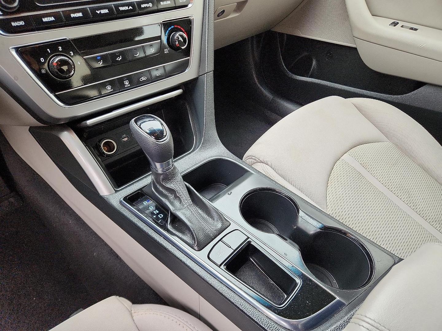 2016 BLACK Hyundai Sonata Sport (5NPE34AF2GH) with an 2.4L I-4 gasoline direct injection, DOHC, variable valve control, regular unleaded, engine with 185HP engine, located at 4110 Avenue Q, Lubbock, 79412, 33.556553, -101.855820 - Photo#11