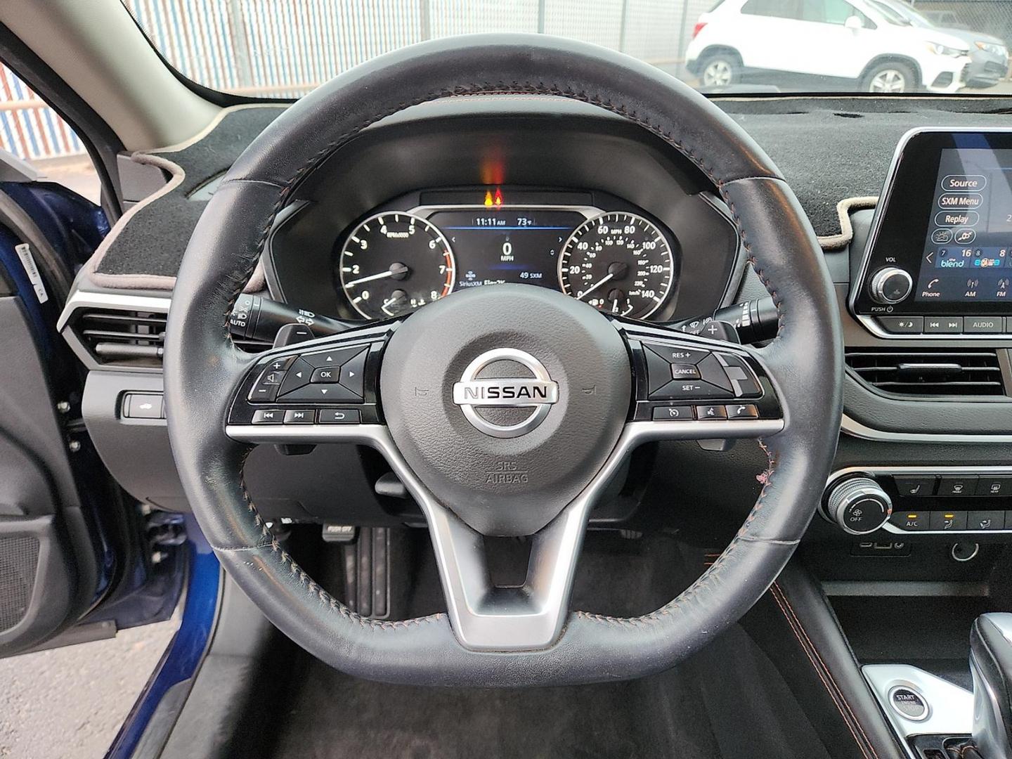 2019 BLUE Nissan Altima 2.5 SR (1N4BL4CV0KC) with an 2.5L I-4 gasoline direct injection, DOHC, CVTCS variable valve control, regular unleaded, engine with 182HP engine, located at 4110 Avenue Q, Lubbock, 79412, 33.556553, -101.855820 - Photo#9