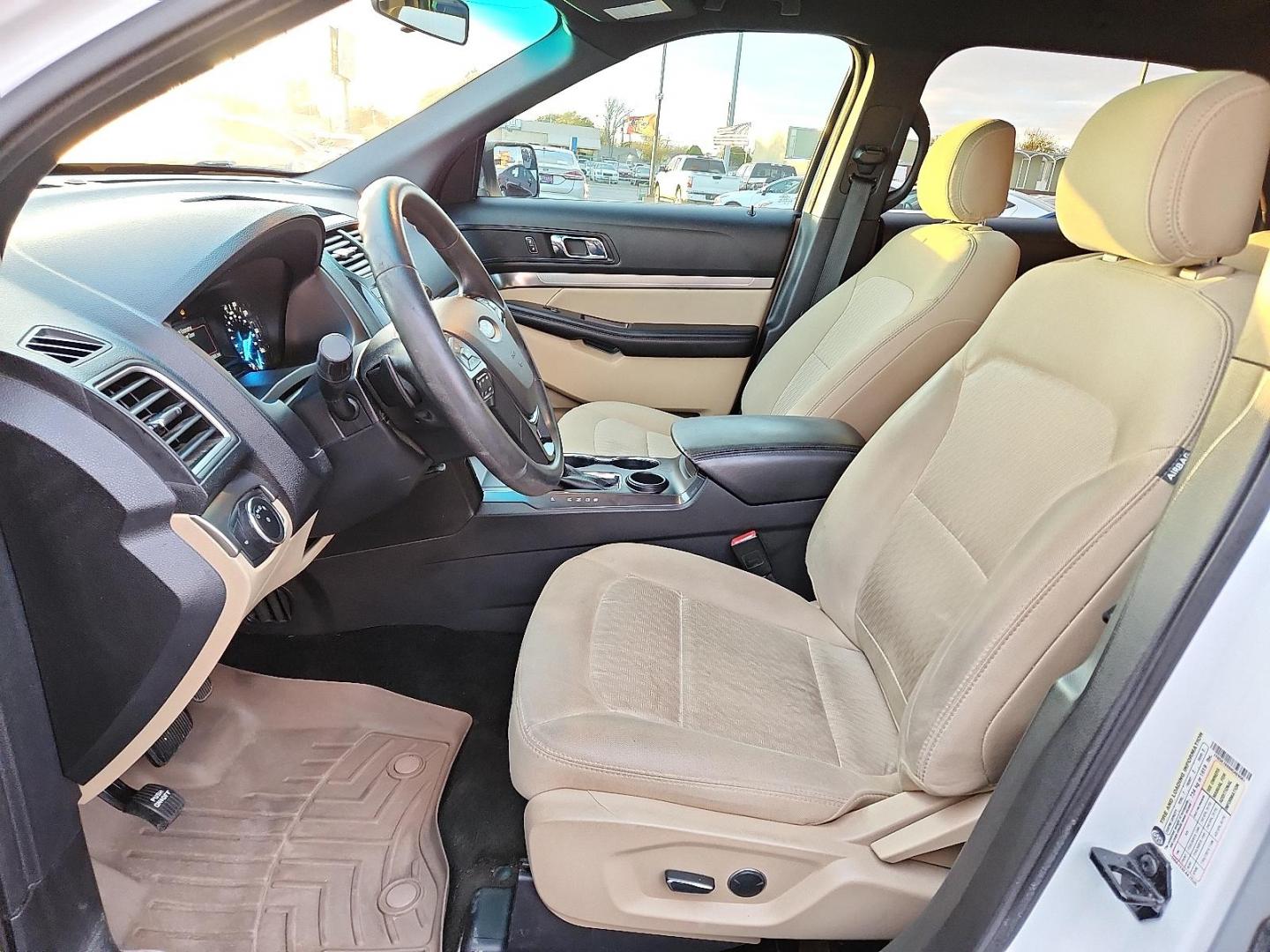 2017 WHITE Ford Explorer (1FM5K7B88HG) with an 3.5L Ti-VCT V6 Flex Fuel Engine engine, located at 4110 Avenue Q, Lubbock, 79412, 33.556553, -101.855820 - Photo#6