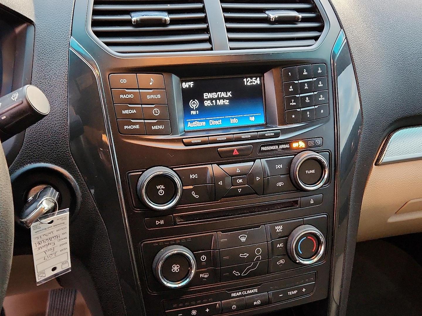 2017 WHITE Ford Explorer (1FM5K7B88HG) with an 3.5L Ti-VCT V6 Flex Fuel Engine engine, located at 4110 Avenue Q, Lubbock, 79412, 33.556553, -101.855820 - Photo#8