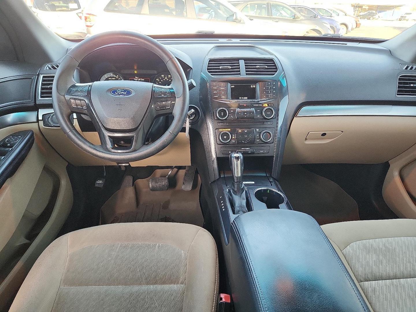 2017 White Ford Explorer (1FM5K7B88HG) with an 3.5L Ti-VCT V6 Flex Fuel Engine engine, located at 4110 Avenue Q, Lubbock, 79412, 33.556553, -101.855820 - Photo#5