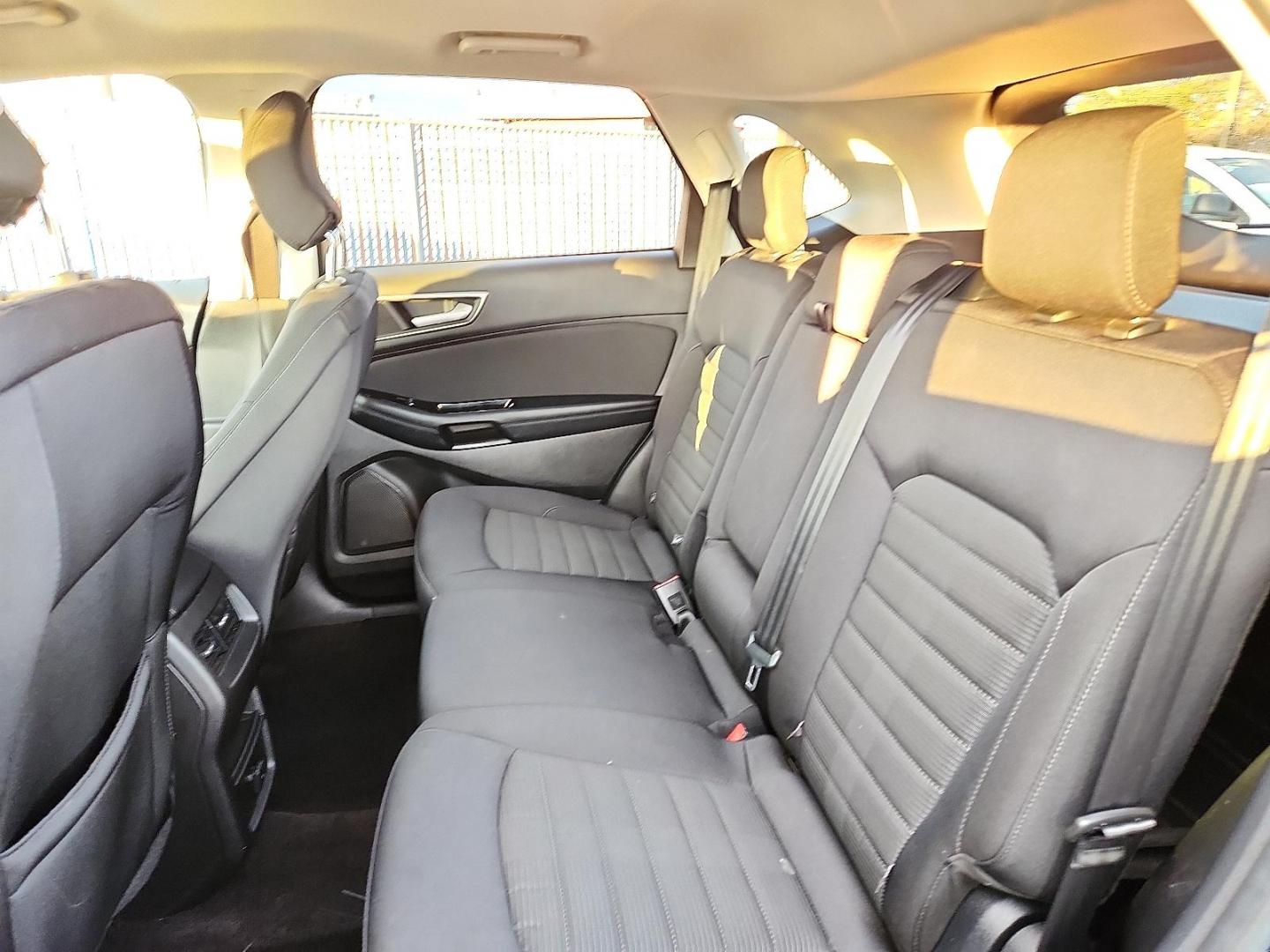 2017 Ford Edge SEL (2FMPK4J9XHB) with an EcoBoost 2L I-4 gasoline direct injection, DOHC, variable valve control, intercooled turbo, premium unleaded, engine with 245HP engine, located at 4110 Avenue Q, Lubbock, 79412, 33.556553, -101.855820 - 11/20/2025 KEY IN ENVELOPE GOD - Photo#4