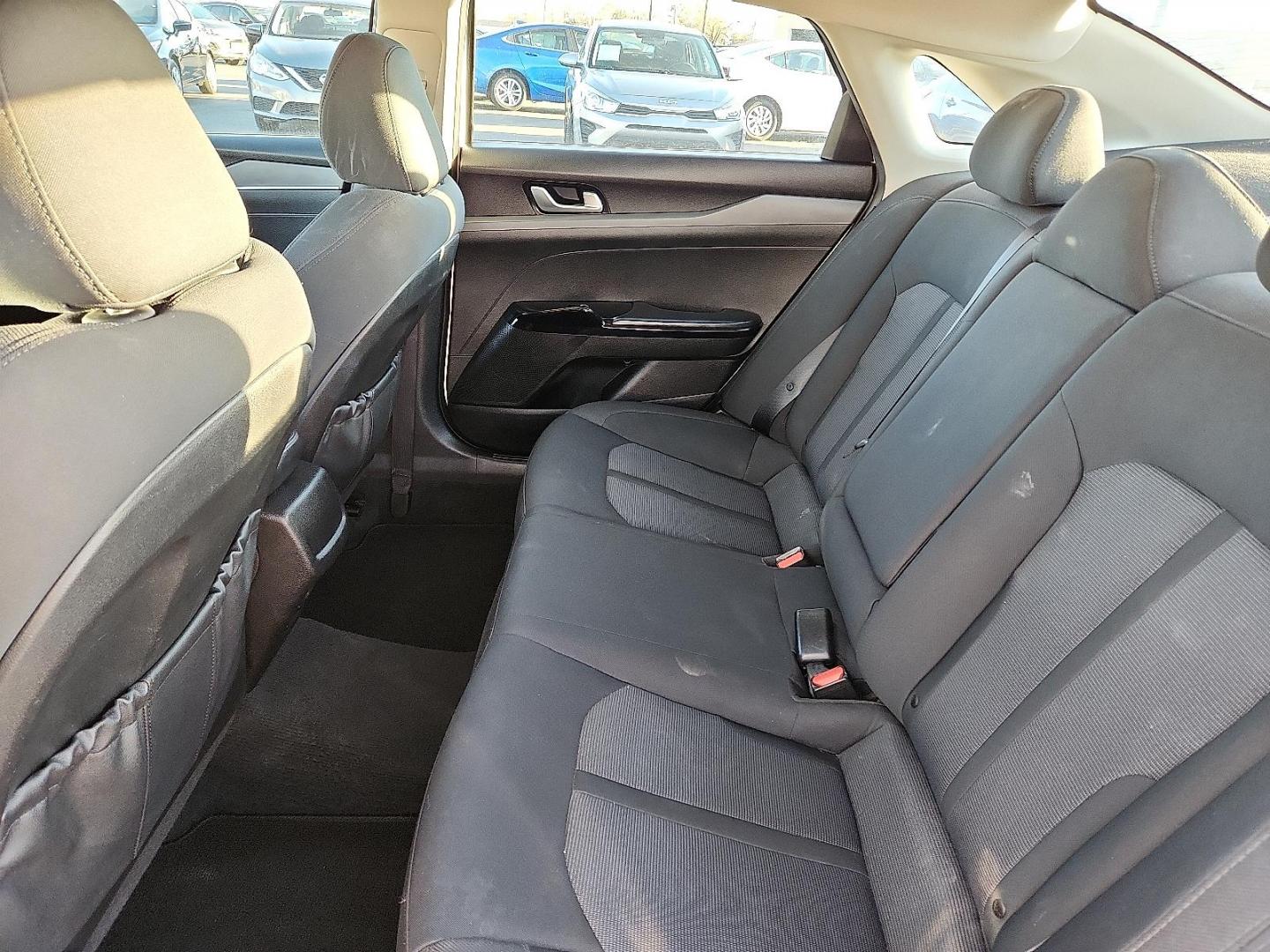 2022 WHITE Kia K5 LXS (5XXG14J21NG) with an Gamma-II 1.6L I-4 gasoline direct injection, DOHC, CVVD variable valve control, intercooled turbo, regular unleaded, engine with 180HP engine, located at 4110 Avenue Q, Lubbock, 79412, 33.556553, -101.855820 - 11/22/2025 KEY IN ENVELOPE GOD - Photo#4