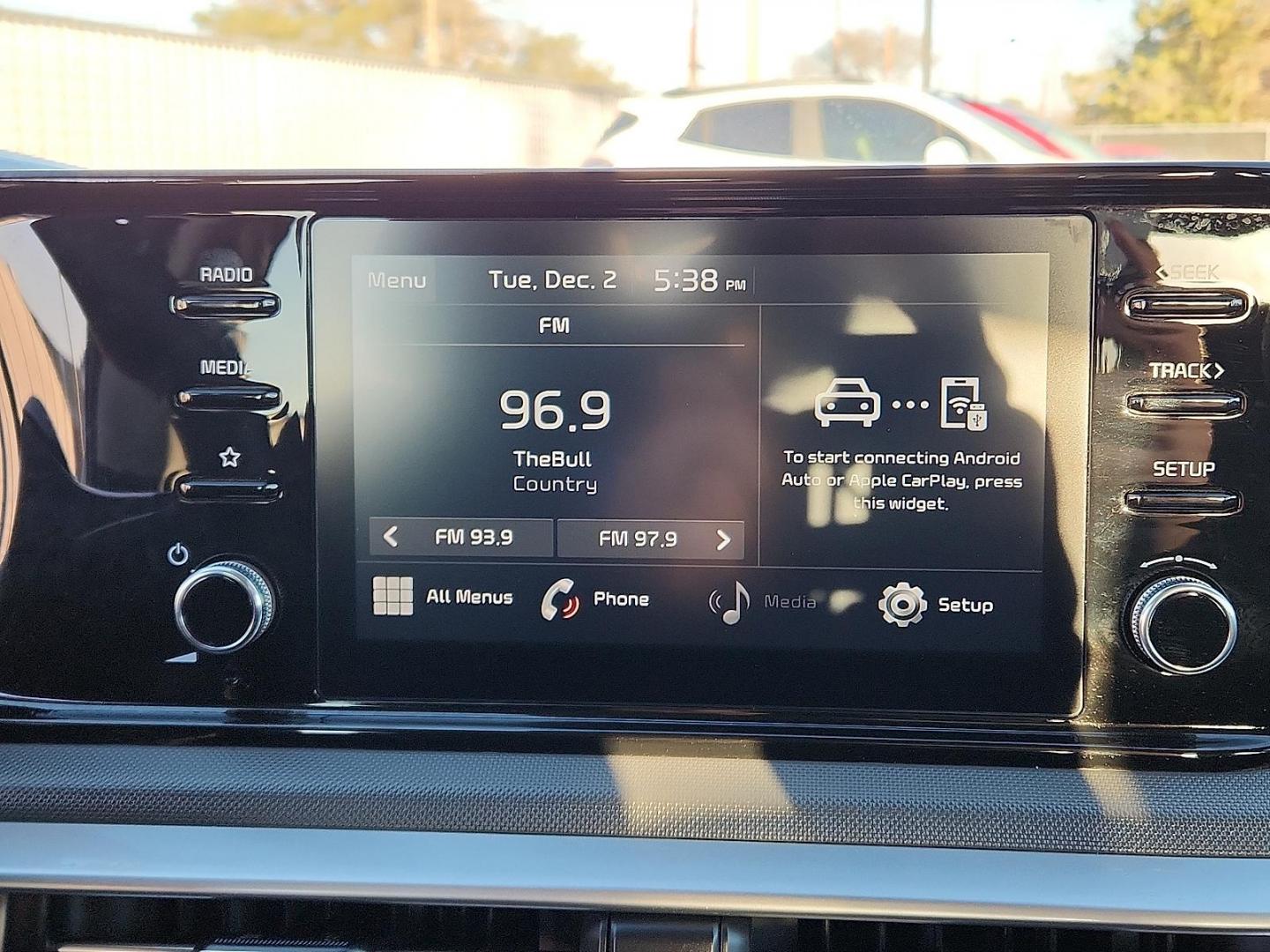 2022 WHITE Kia K5 LXS (5XXG14J21NG) with an Gamma-II 1.6L I-4 gasoline direct injection, DOHC, CVVD variable valve control, intercooled turbo, regular unleaded, engine with 180HP engine, located at 4110 Avenue Q, Lubbock, 79412, 33.556553, -101.855820 - 11/22/2025 KEY IN ENVELOPE GOD - Photo#8