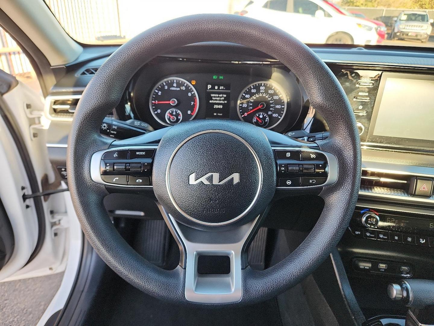 2022 WHITE Kia K5 LXS (5XXG14J21NG) with an Gamma-II 1.6L I-4 gasoline direct injection, DOHC, CVVD variable valve control, intercooled turbo, regular unleaded, engine with 180HP engine, located at 4110 Avenue Q, Lubbock, 79412, 33.556553, -101.855820 - 11/22/2025 KEY IN ENVELOPE GOD - Photo#10