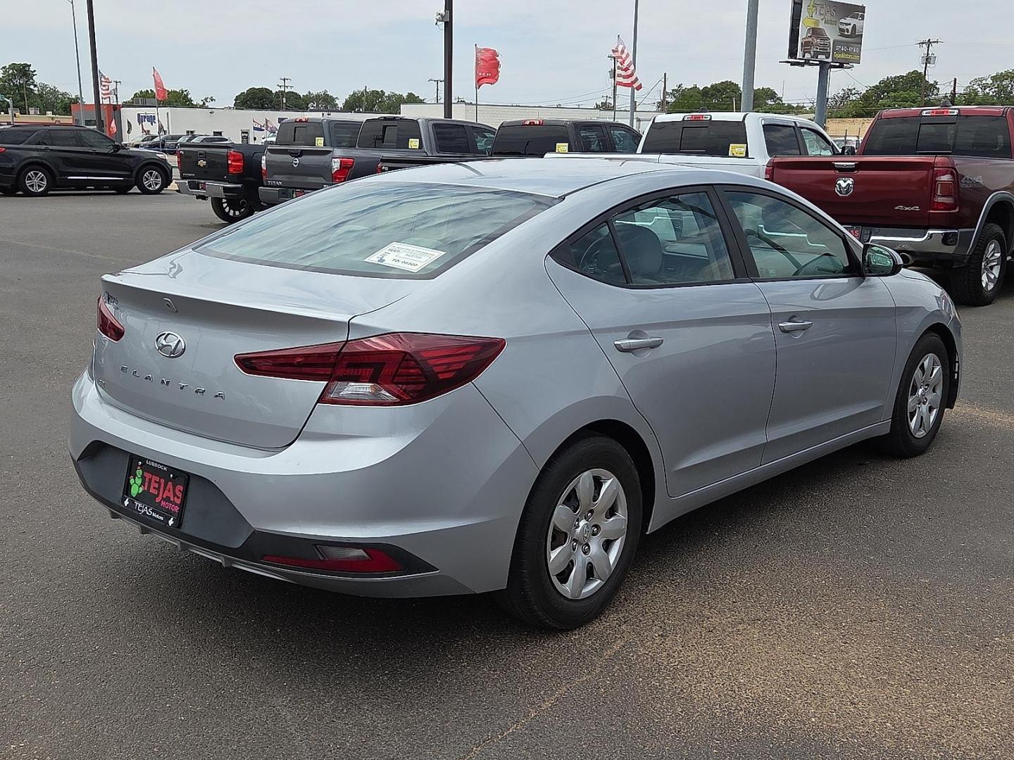 2020 Stellar Silver - T2X /Gray - P1 Hyundai Elantra SE (KMHD74LFXLU) with an Nu 2L I-4 DOHC, D-CVVT variable valve control, regular unleaded, engine with 147HP engine, located at 4110 Avenue Q, Lubbock, 79412, 33.556553, -101.855820 - 11/29/2025 KEY IN ENVELOPE GOD- Photo#2