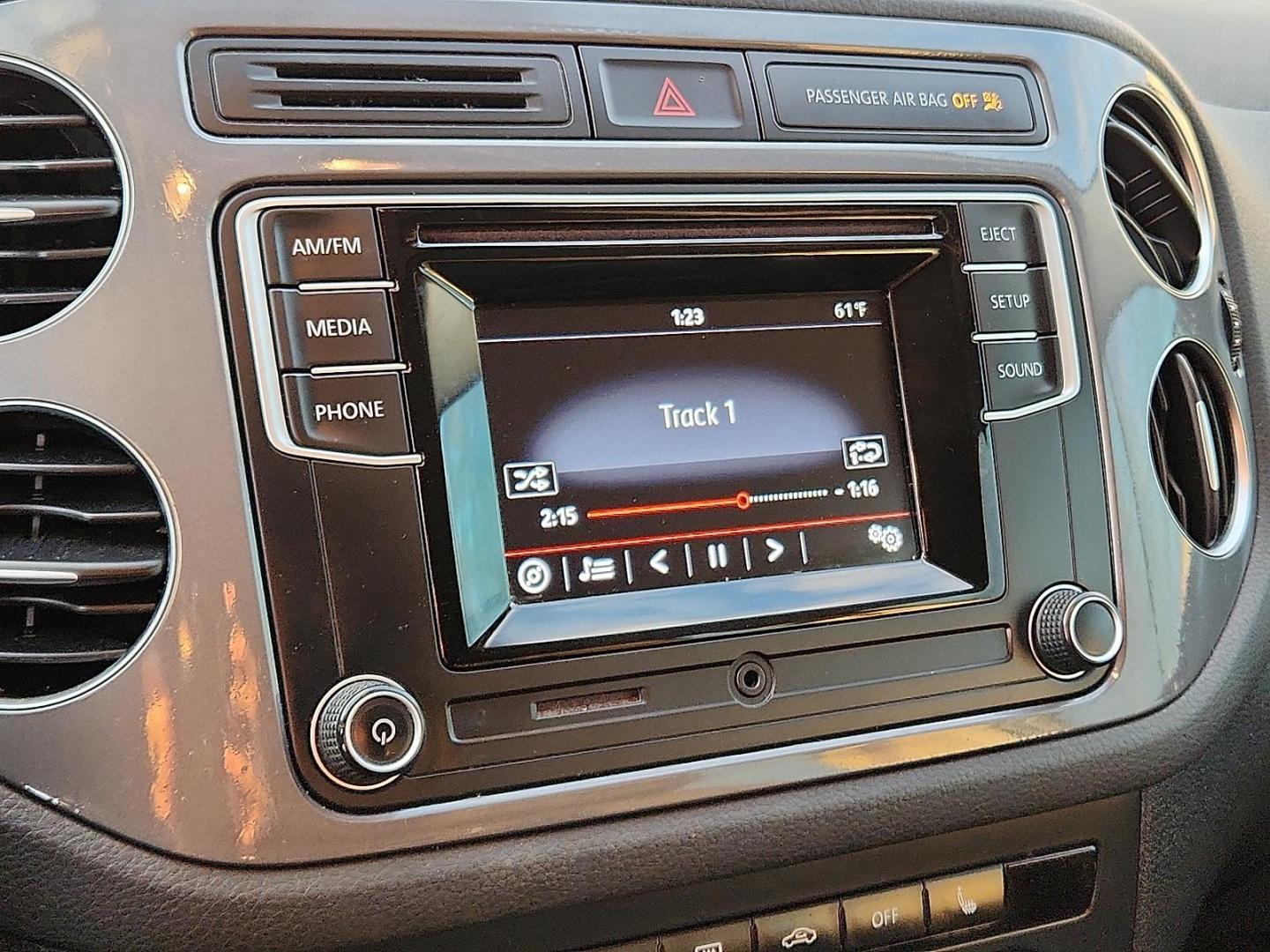 2016 GRAY Volkswagen Tiguan S (WVGAV7AX1GW) with an 2L I-4 gasoline direct injection, DOHC, variable valve control, intercooled turbo, premium unleaded, engine with 200HP engine, located at 4110 Avenue Q, Lubbock, 79412, 33.556553, -101.855820 - Photo#8