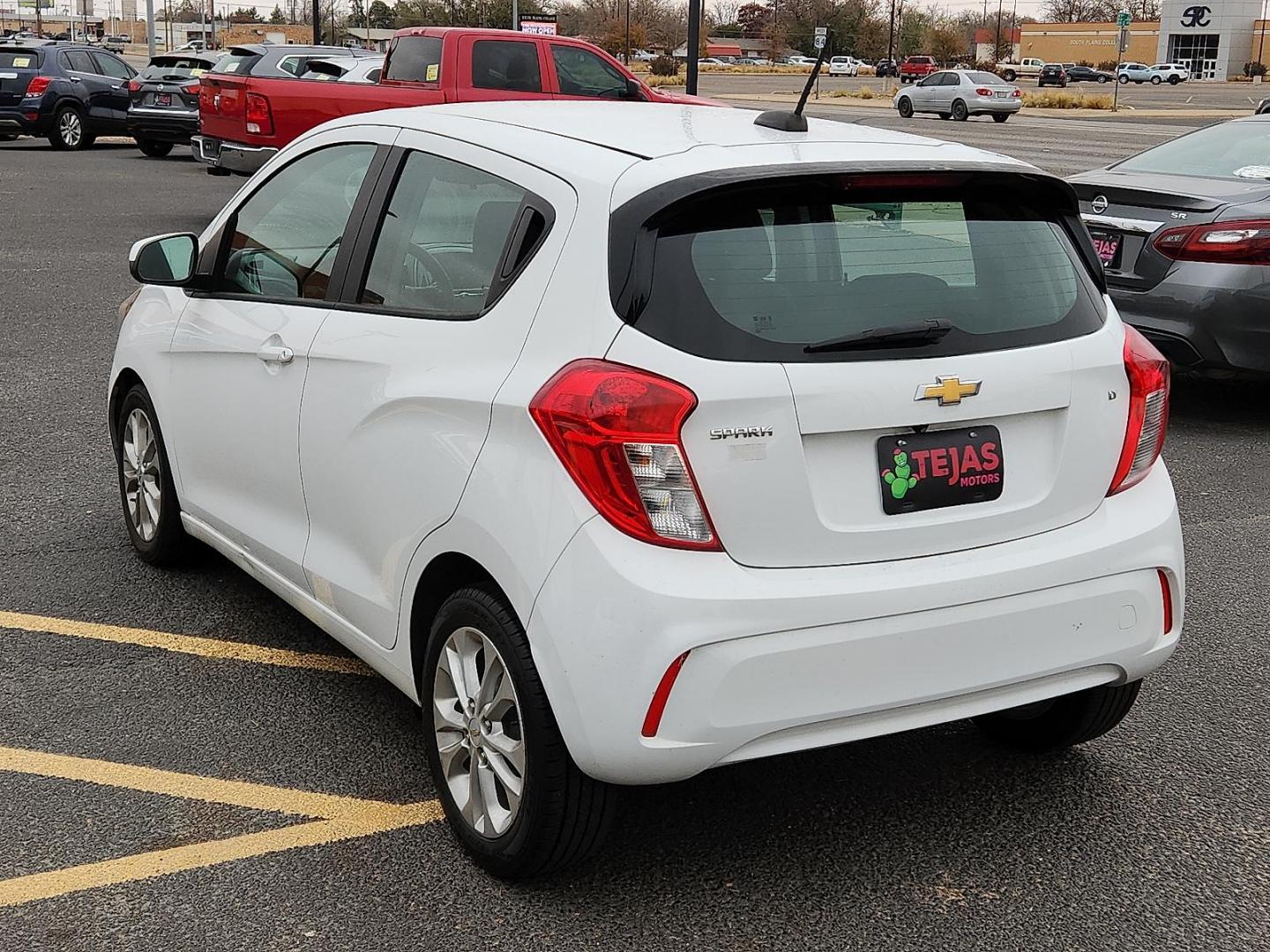 2020 WHITE Chevrolet Spark FWD 1LT Automatic (KL8CD6SA7LC) with an 1.4L I-4 DOHC, variable valve control, regular unleaded, engine with 98HP engine, located at 4110 Avenue Q, Lubbock, 79412, 33.556553, -101.855820 - 12/04/2025 key in envelope god - Photo#2