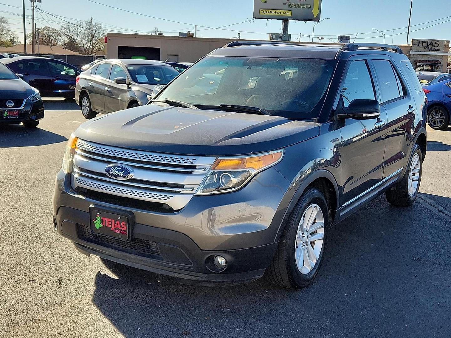 2015 GRAY Ford Explorer XLT (1FM5K7D84FG) with an 3.5L Ti-VCT V6 Flex Fuel Engine engine, located at 4110 Avenue Q, Lubbock, 79412, 33.556553, -101.855820 - Photo#3