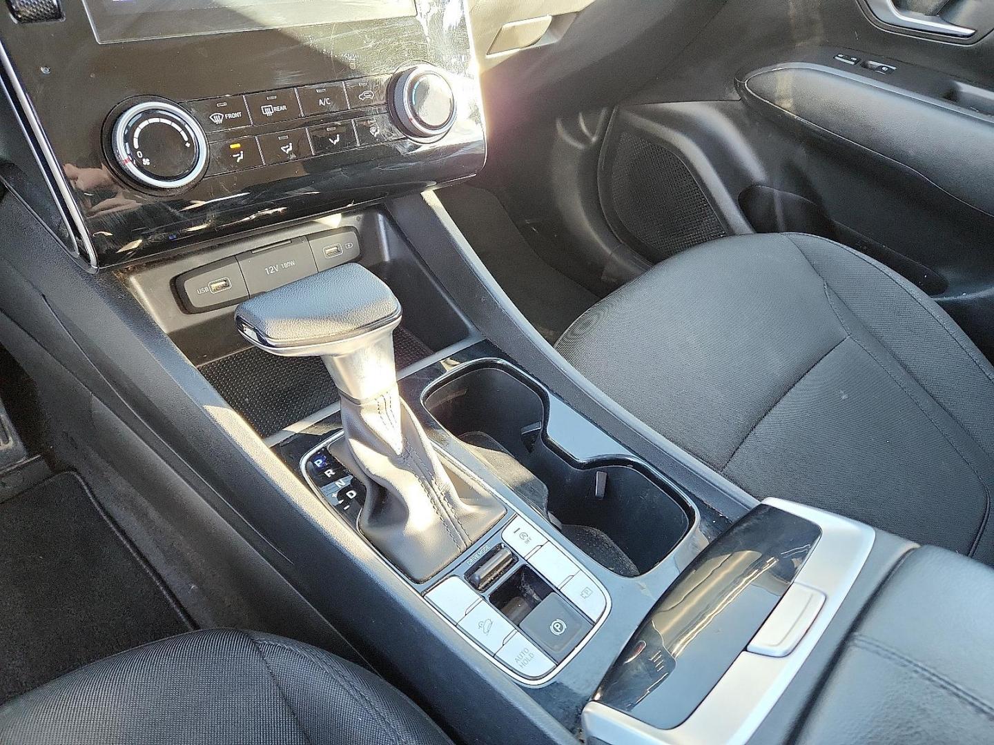 2022 GRAY Hyundai Tucson SE (5NMJA3AE4NH) with an Smartstream 2.5L I-4 port/direct injection, DOHC, CVVT variable valve control, regular unleaded, engine with 187HP engine, located at 4110 Avenue Q, Lubbock, 79412, 33.556553, -101.855820 - Photo#11