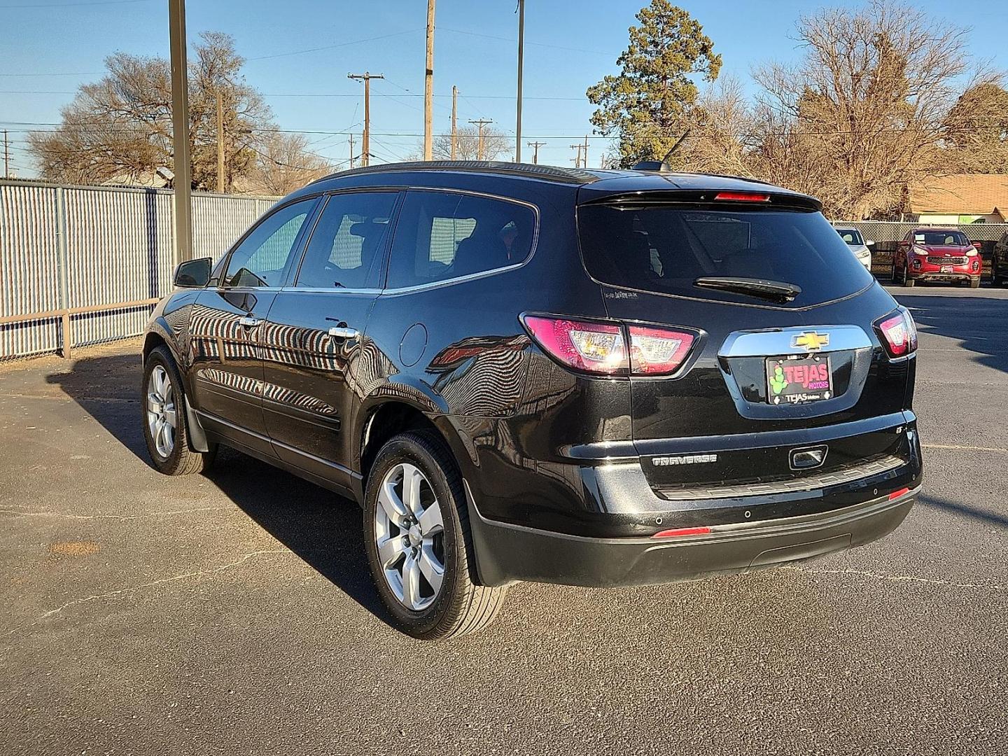2017 BLACK Chevrolet Traverse 1LT (1GNKRGKD1HJ) with an 3.6L V-6 gasoline direct injection, DOHC, variable valve control, regular unleaded, engine with 281HP engine, located at 4110 Avenue Q, Lubbock, 79412, 33.556553, -101.855820 - 12/13/2025 KEY IN ENVELOPE GOD - Photo#2