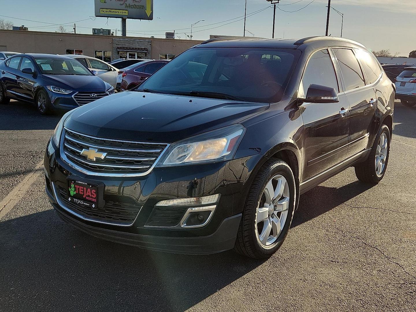 2017 BLACK Chevrolet Traverse 1LT (1GNKRGKD1HJ) with an 3.6L V-6 gasoline direct injection, DOHC, variable valve control, regular unleaded, engine with 281HP engine, located at 4110 Avenue Q, Lubbock, 79412, 33.556553, -101.855820 - 12/13/2025 KEY IN ENVELOPE GOD - Photo#3