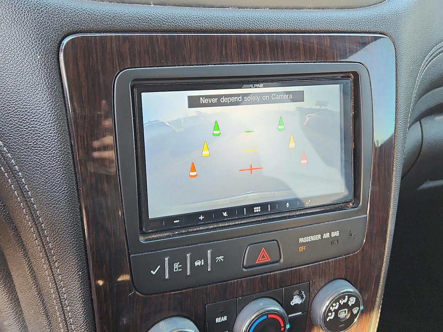 2017 BLACK Chevrolet Traverse 1LT (1GNKRGKD1HJ) with an 3.6L V-6 gasoline direct injection, DOHC, variable valve control, regular unleaded, engine with 281HP engine, located at 4110 Avenue Q, Lubbock, 79412, 33.556553, -101.855820 - 12/13/2025 KEY IN ENVELOPE GOD - Photo#8