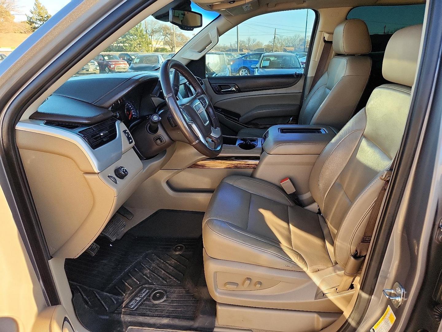 2020 GRAY GMC Yukon XL 2WD SLT (1GKS1GKC3LR) with an EcoTec3 5.3L V-8 gasoline direct injection, variable valve control, regular unleaded, engine with cylinder deactivation and 355HP engine, located at 4110 Avenue Q, Lubbock, 79412, 33.556553, -101.855820 - Photo#6