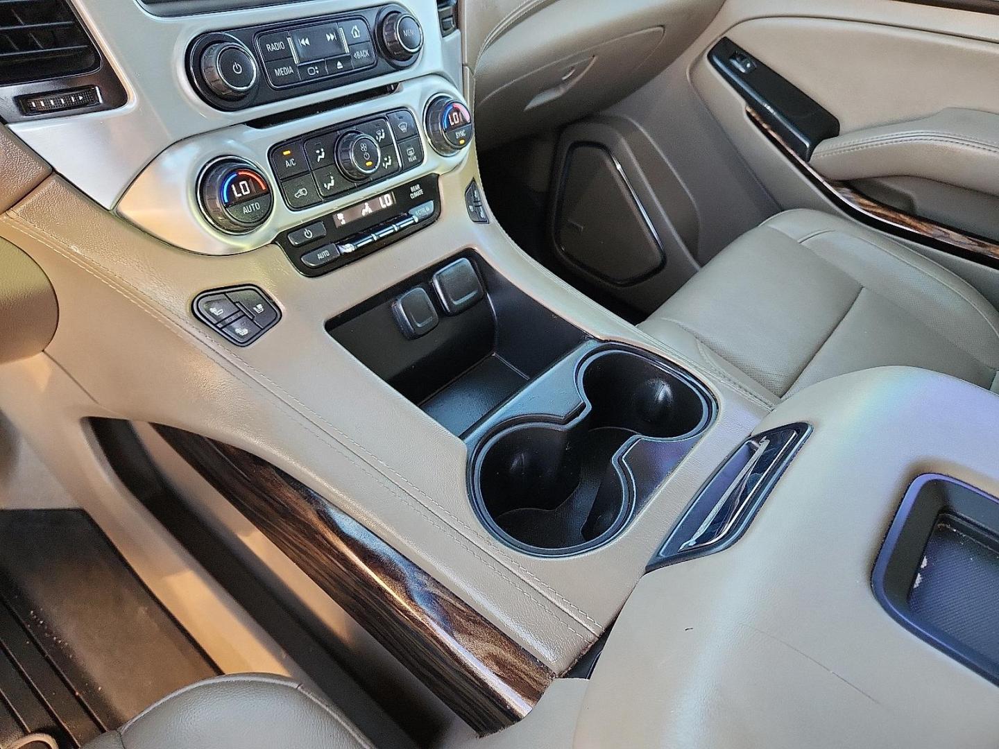 2020 GRAY GMC Yukon XL 2WD SLT (1GKS1GKC3LR) with an EcoTec3 5.3L V-8 gasoline direct injection, variable valve control, regular unleaded, engine with cylinder deactivation and 355HP engine, located at 4110 Avenue Q, Lubbock, 79412, 33.556553, -101.855820 - Photo#11