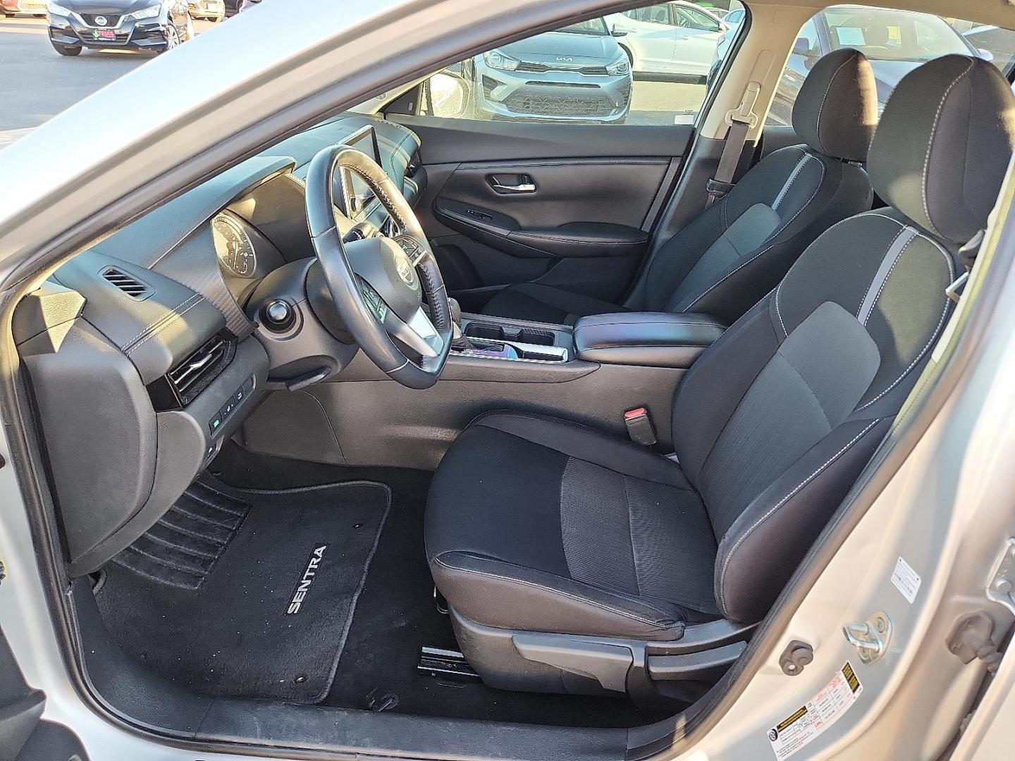 2020 SILVER Nissan Sentra SV Xtronic CVT (3N1AB8CV7LY) with an 2L I-4 gasoline direct injection, DOHC, variable valve control, regular unleaded, engine with 149HP engine, located at 4110 Avenue Q, Lubbock, 79412, 33.556553, -101.855820 - Photo#6