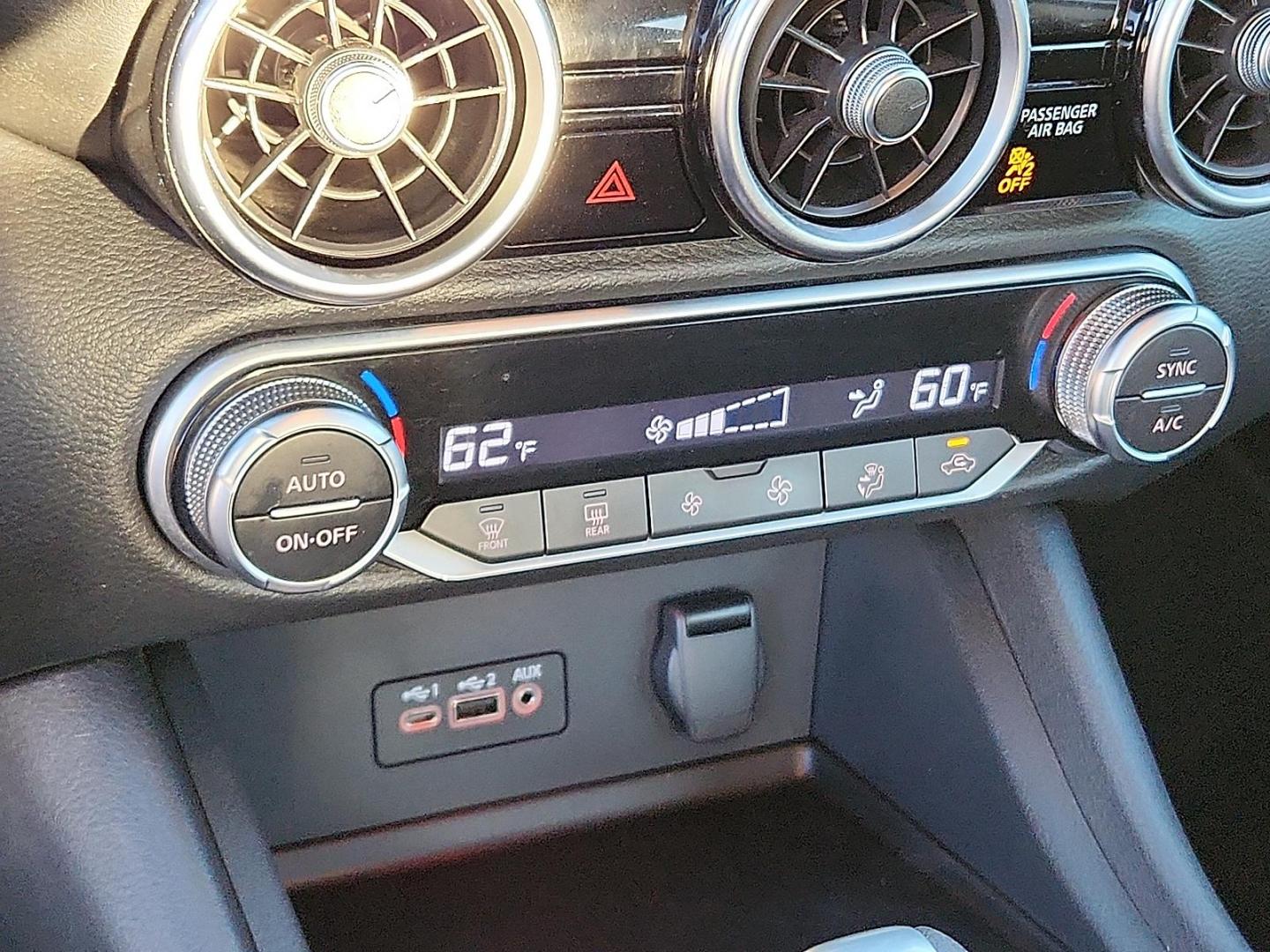 2020 SILVER Nissan Sentra SV Xtronic CVT (3N1AB8CV7LY) with an 2L I-4 gasoline direct injection, DOHC, variable valve control, regular unleaded, engine with 149HP engine, located at 4110 Avenue Q, Lubbock, 79412, 33.556553, -101.855820 - Photo#7