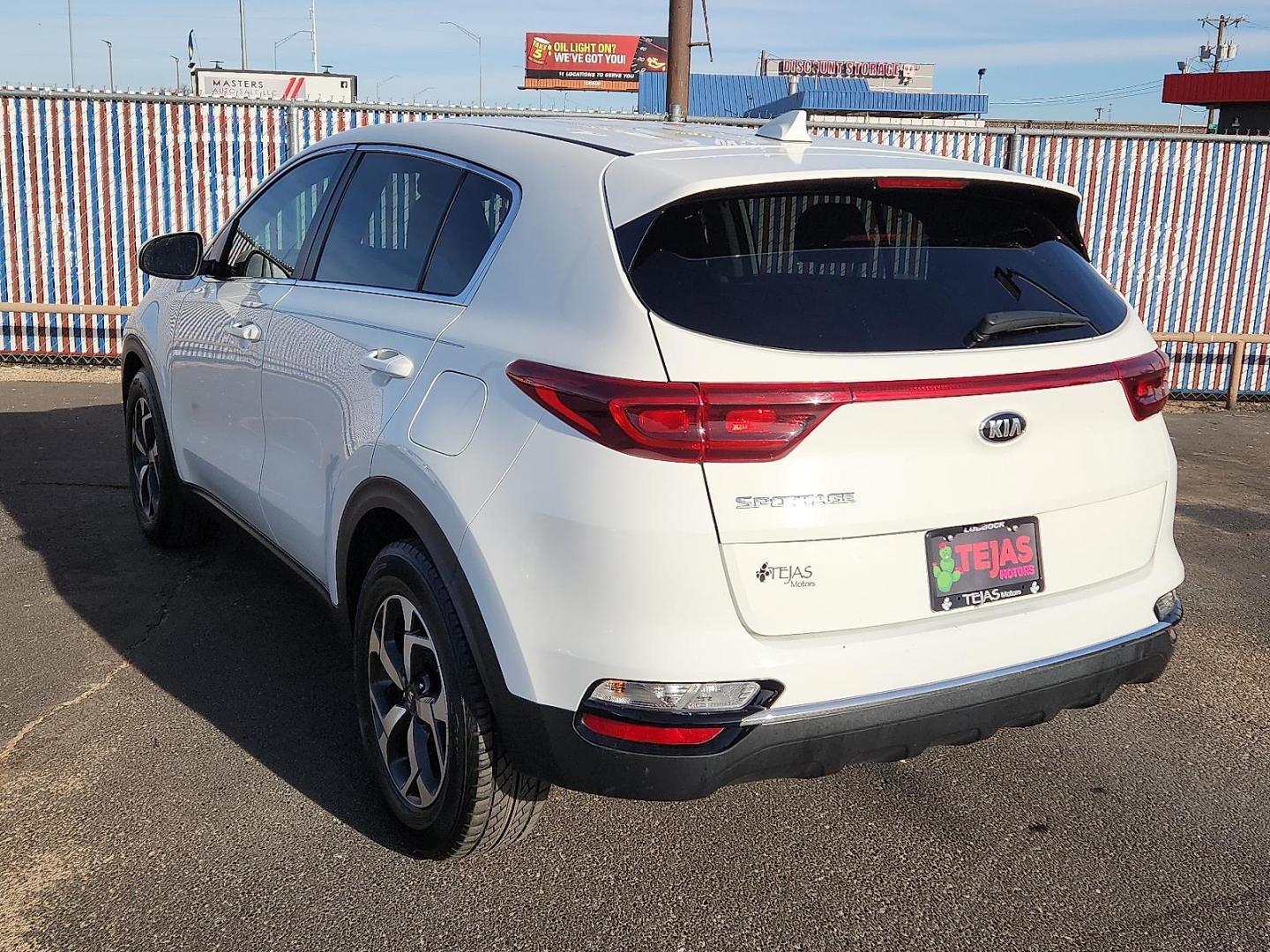 2020 WHITE Kia Sportage LX (KNDPM3AC5L7) with an Theta II 2.4L I-4 gasoline direct injection, DOHC, D-CVVT variable valve control, regular unleaded, engine with 181HP engine, located at 4110 Avenue Q, Lubbock, 79412, 33.556553, -101.855820 - 12/26/2025 KEY IN ENVELOPE GOD - Photo#2