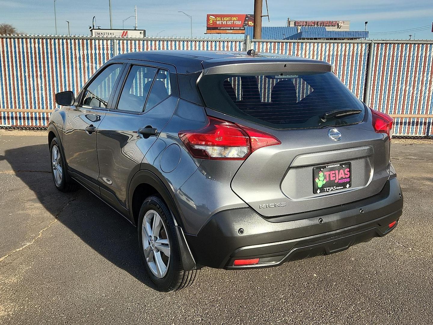 2020 GRAY Nissan Kicks S Xtronic CVT (3N1CP5BV7LL) with an 1.6L I-4 DOHC, CVTCS variable valve control, regular unleaded, engine with 122HP engine, located at 4110 Avenue Q, Lubbock, 79412, 33.556553, -101.855820 - 12/31/2025 KEY IN ENVELOPE GOD - Photo#2