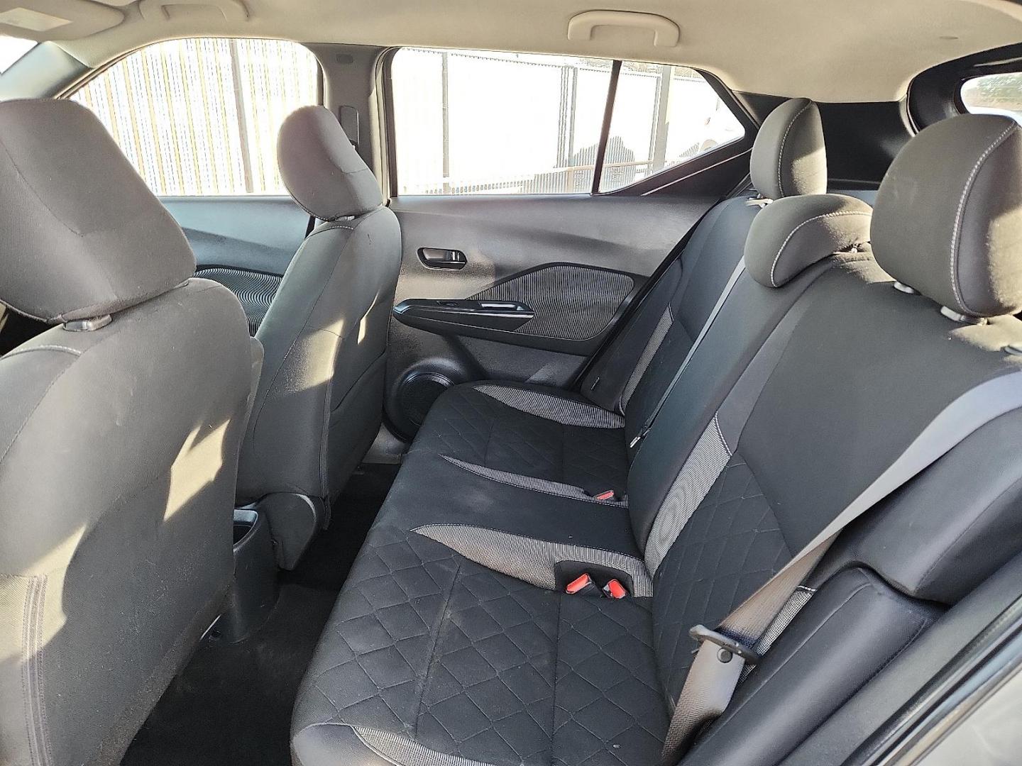 2020 GRAY Nissan Kicks S Xtronic CVT (3N1CP5BV7LL) with an 1.6L I-4 DOHC, CVTCS variable valve control, regular unleaded, engine with 122HP engine, located at 4110 Avenue Q, Lubbock, 79412, 33.556553, -101.855820 - 12/31/2025 KEY IN ENVELOPE GOD - Photo#4