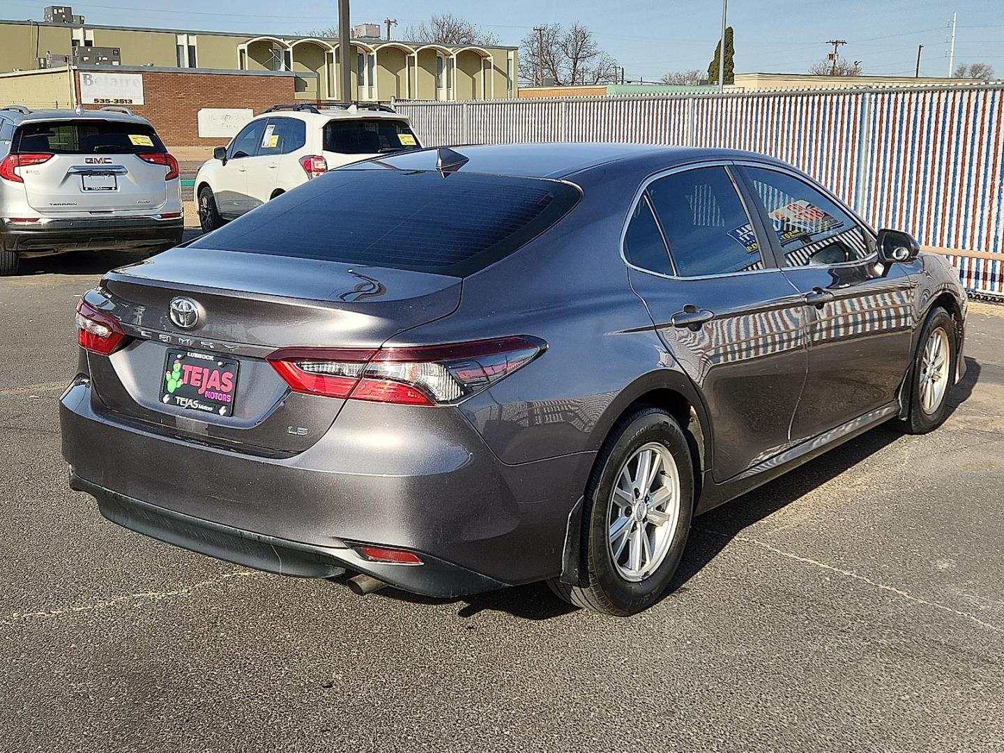 2023 GRAY Toyota Camry LE (4T1C11AK3PU) with an 2.5L I-4 port/direct injection, DOHC, VVT-iE/VVT-i variable valve control, regular unleaded, engine with 203HP engine, located at 4110 Avenue Q, Lubbock, 79412, 33.556553, -101.855820 - 12/31/2025 KEY IN ENVELOPE GOD - Photo#1