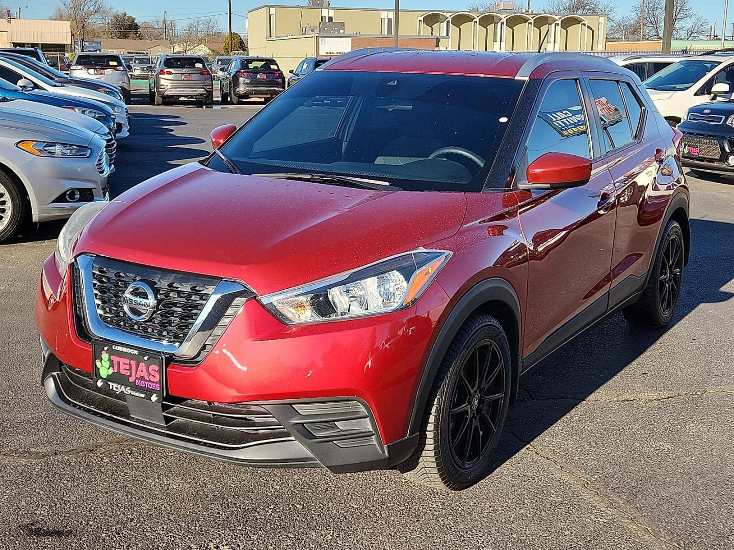 2020 RED Nissan Kicks SV Xtronic CVT (3N1CP5CV8LL) with an 1.6L I-4 DOHC, CVTCS variable valve control, regular unleaded, engine with 122HP engine, located at 4110 Avenue Q, Lubbock, 79412, 33.556553, -101.855820 - Photo#3