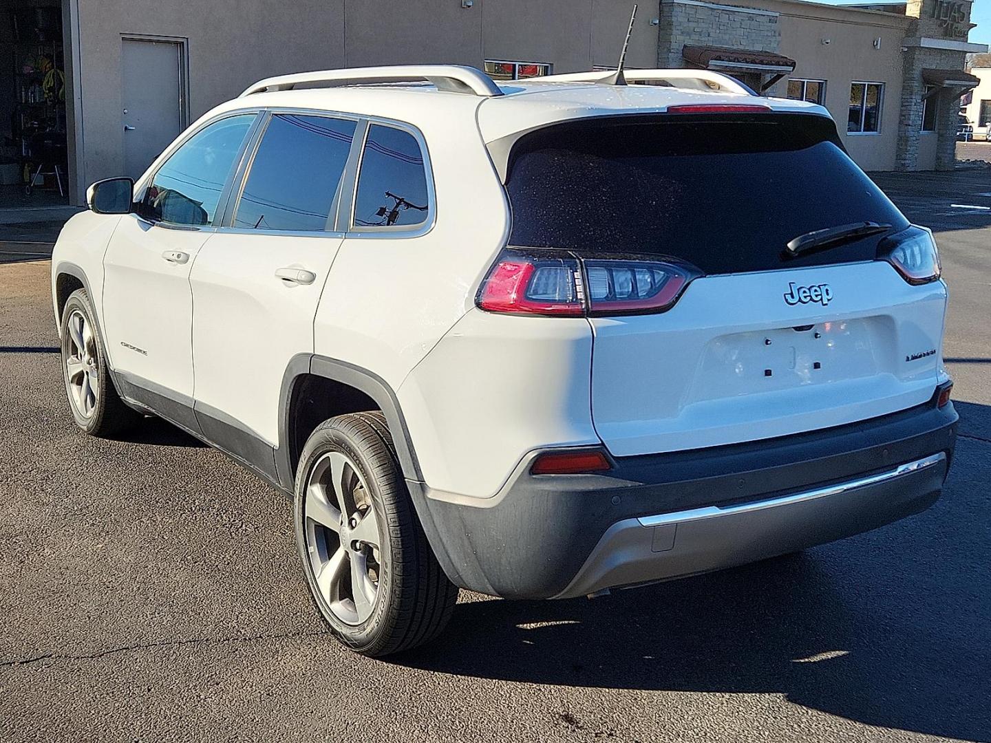 2020 Bright White Clearcoat - PW7 /Black - X9 Jeep Cherokee Limited FWD (1C4PJLDB8LD) with an MultiAir2 Tigershark 2.4L I-4 variable valve control, regular unleaded, engine with 180HP engine, located at 4110 Avenue Q, Lubbock, 79412, 33.556553, -101.855820 - Photo#2