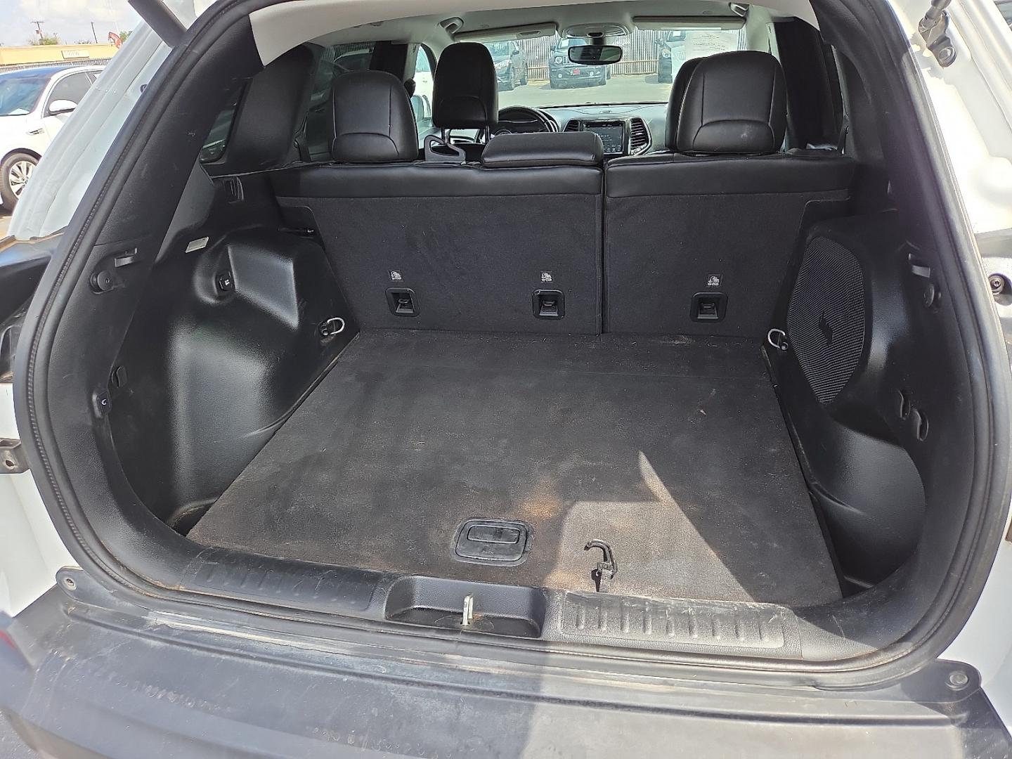 2020 Bright White Clearcoat - PW7 /Black - X9 Jeep Cherokee Limited FWD (1C4PJLDB8LD) with an MultiAir2 Tigershark 2.4L I-4 variable valve control, regular unleaded, engine with 180HP engine, located at 4110 Avenue Q, Lubbock, 79412, 33.556553, -101.855820- Photo#6