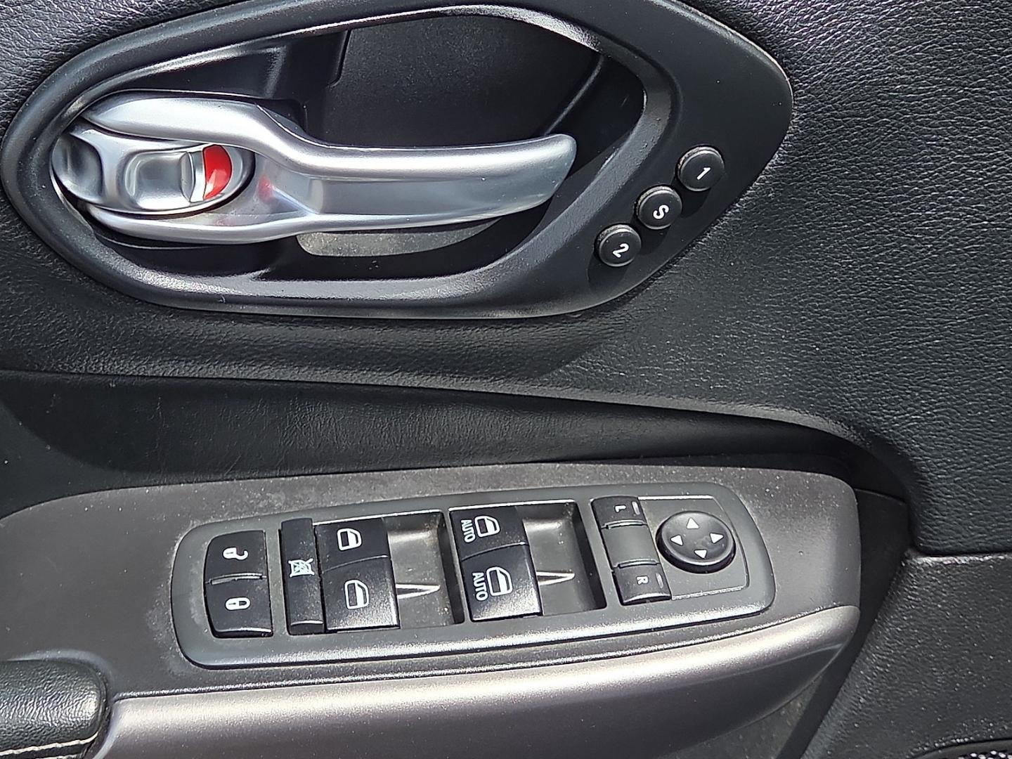 2020 Bright White Clearcoat - PW7 /Black - X9 Jeep Cherokee Limited FWD (1C4PJLDB8LD) with an MultiAir2 Tigershark 2.4L I-4 variable valve control, regular unleaded, engine with 180HP engine, located at 4110 Avenue Q, Lubbock, 79412, 33.556553, -101.855820- Photo#9