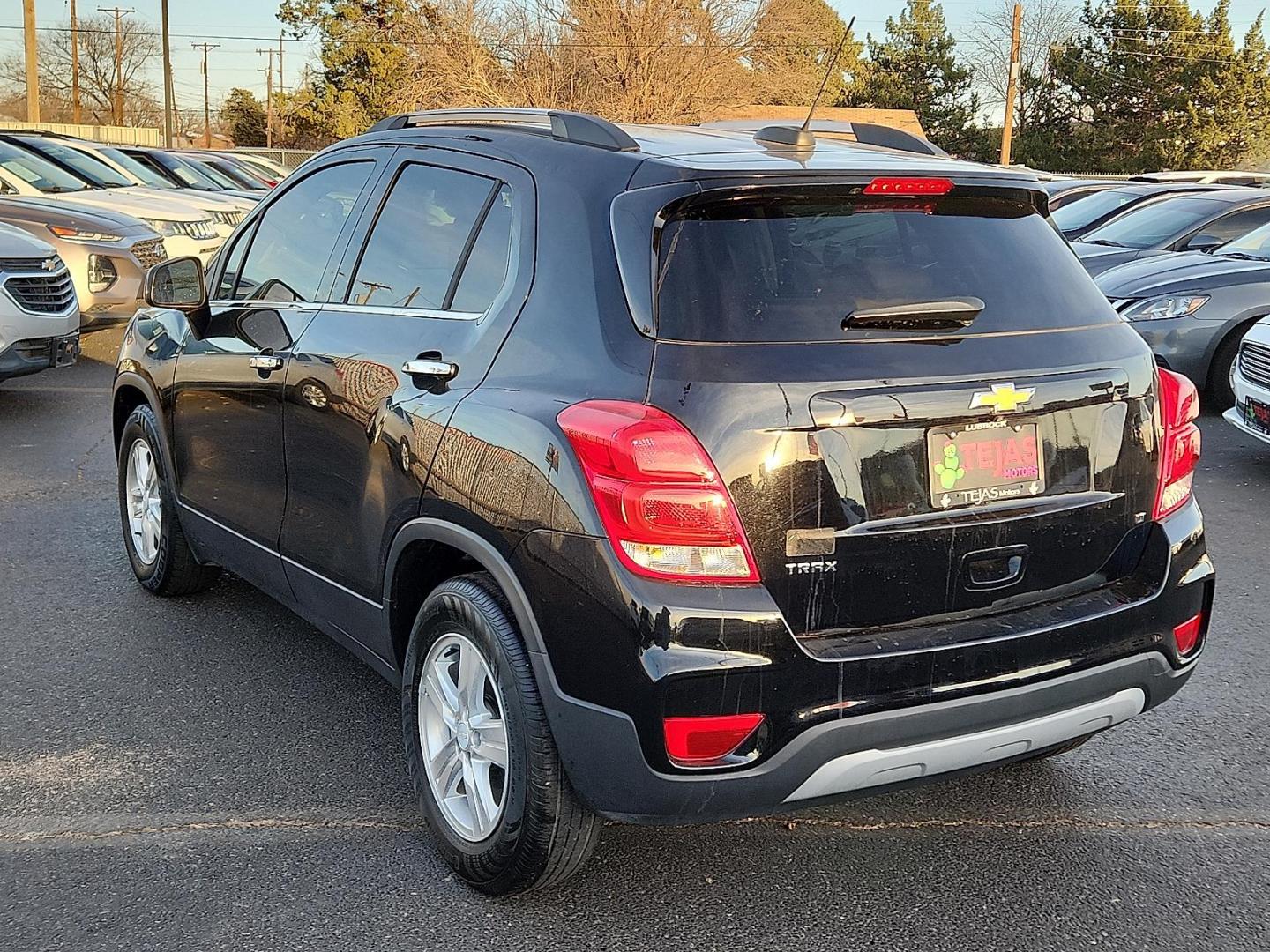 2020 BLACK Chevrolet Trax FWD LT (3GNCJLSBXLL) with an ECOTEC 1.4L I-4 DOHC, variable valve control, intercooled turbo, regular unleaded, engine with 138HP engine, located at 4110 Avenue Q, Lubbock, 79412, 33.556553, -101.855820 - Photo#2